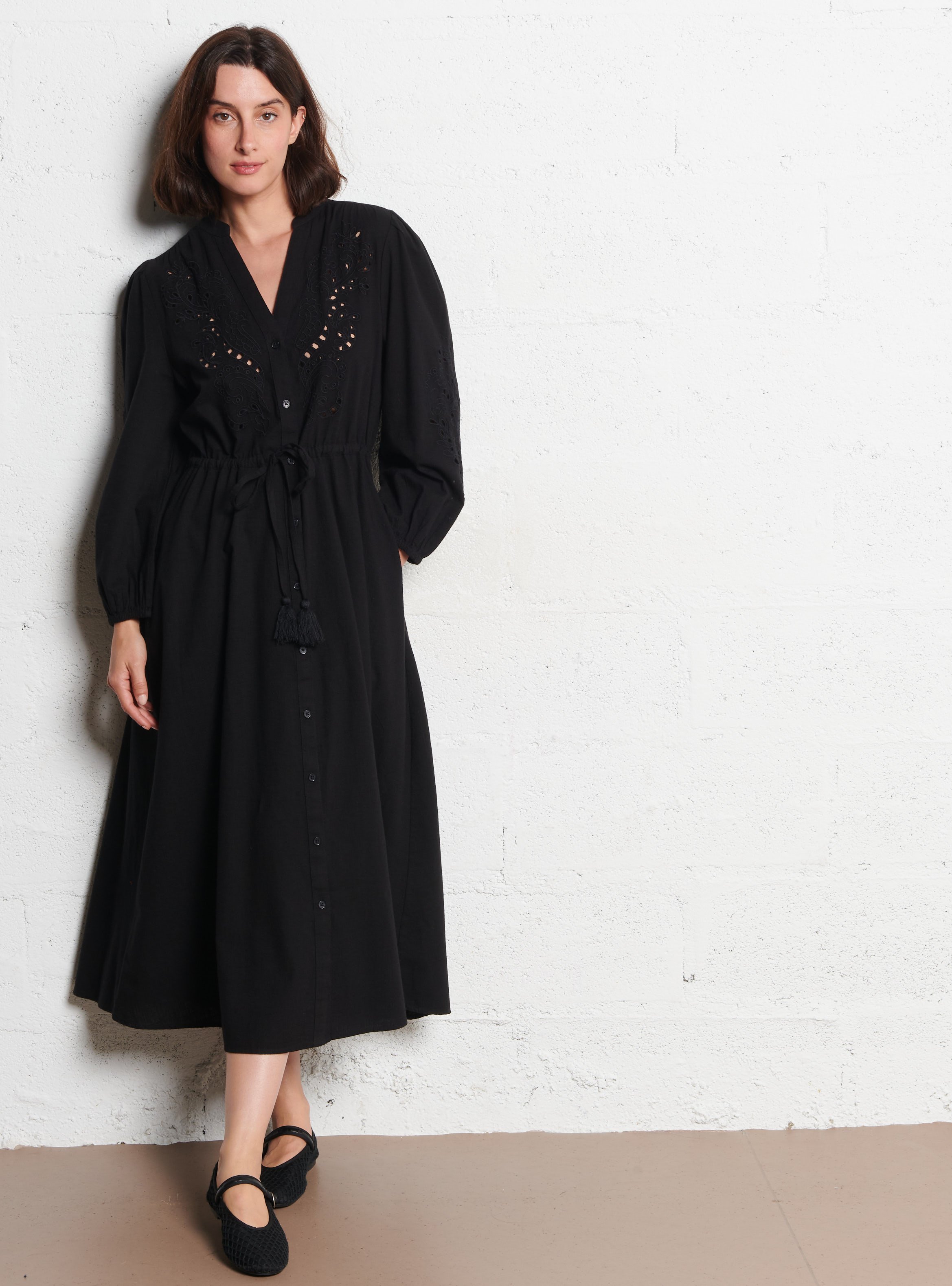 Robe longue oversize en coton brodé live MAISON 123 Noir