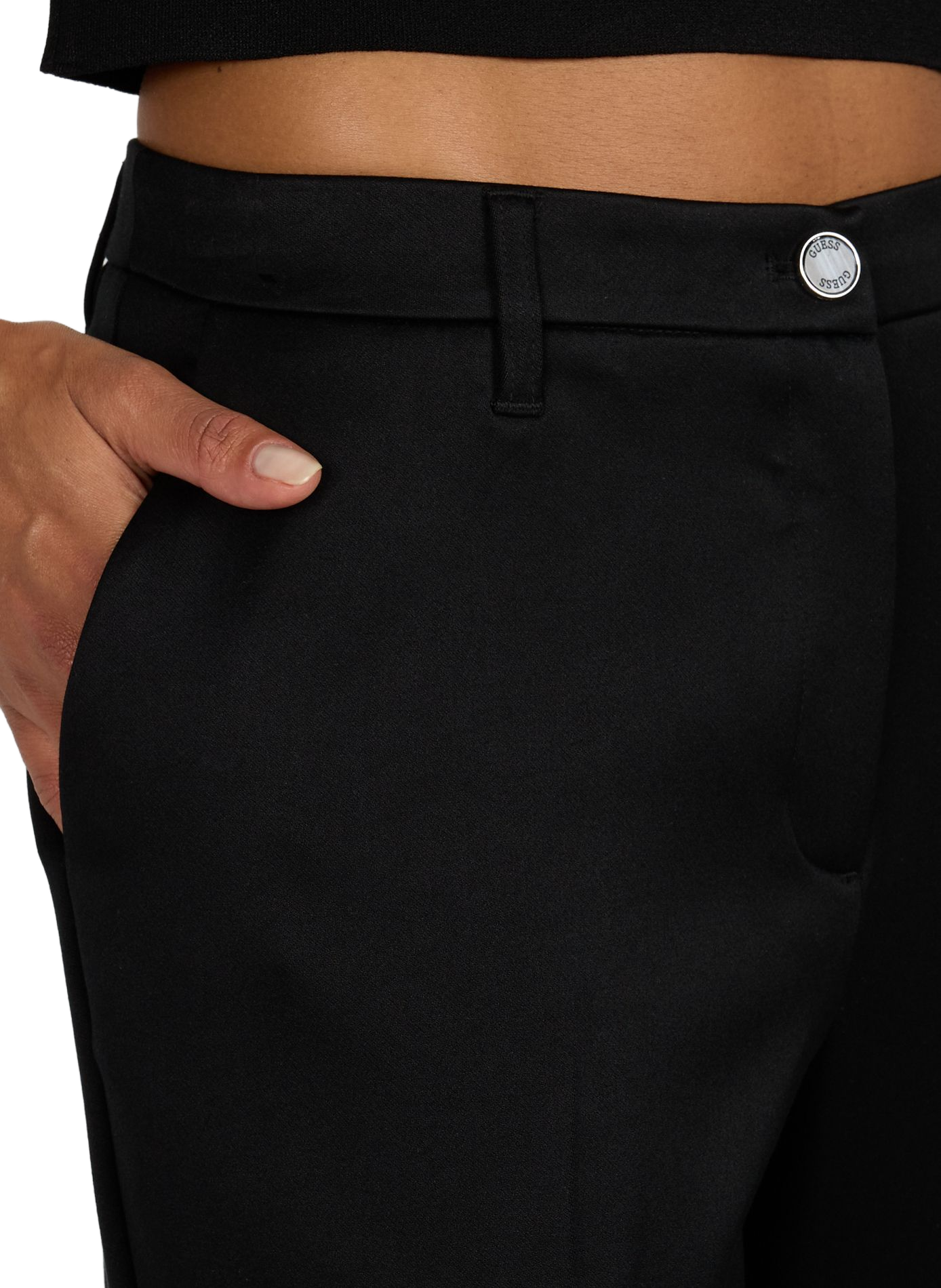 Gerade geschnittene Faltenhose mit mittelhoher Taille GUESS Schwarz