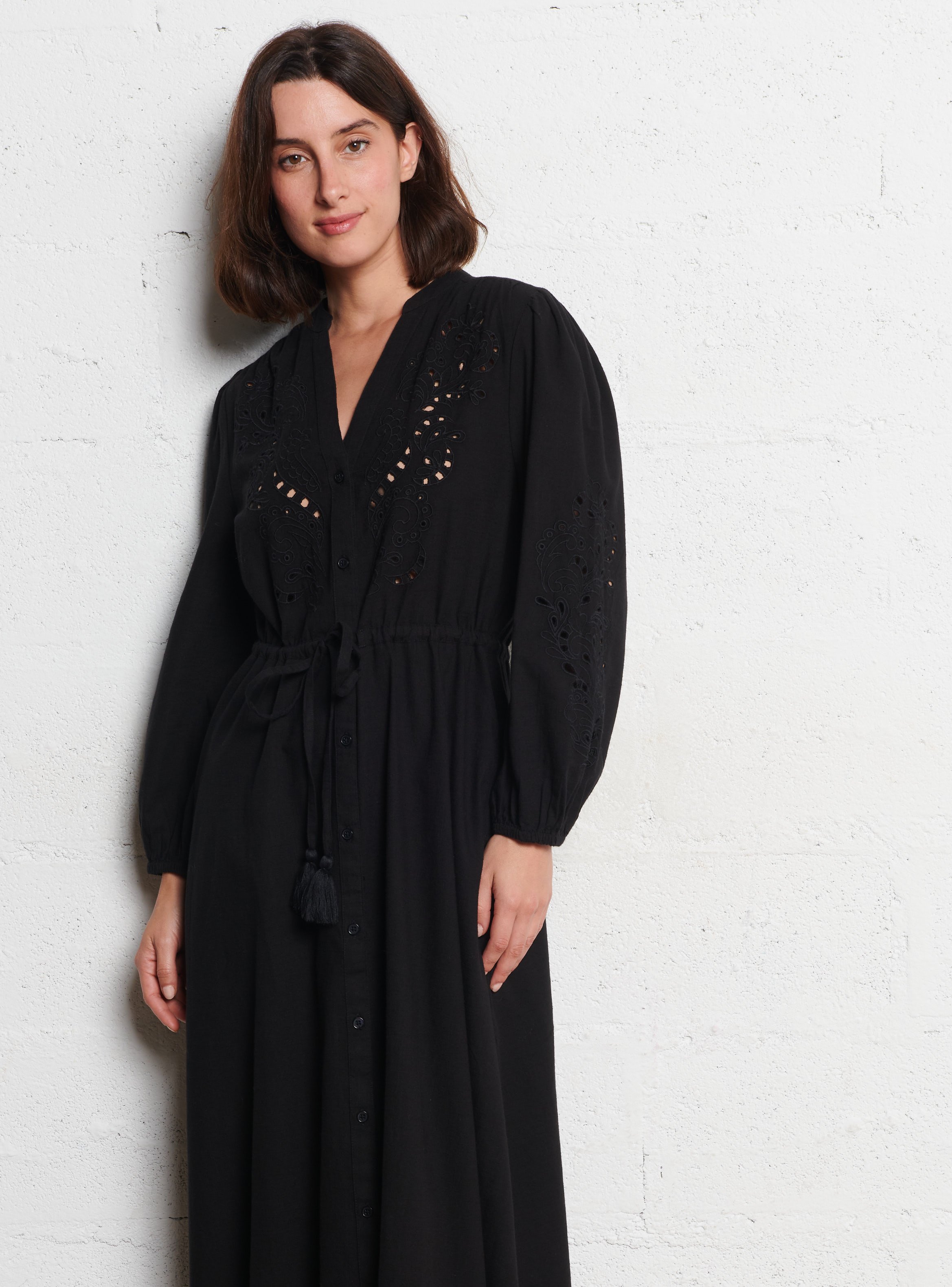 Robe longue oversize en coton brodé live MAISON 123 Noir