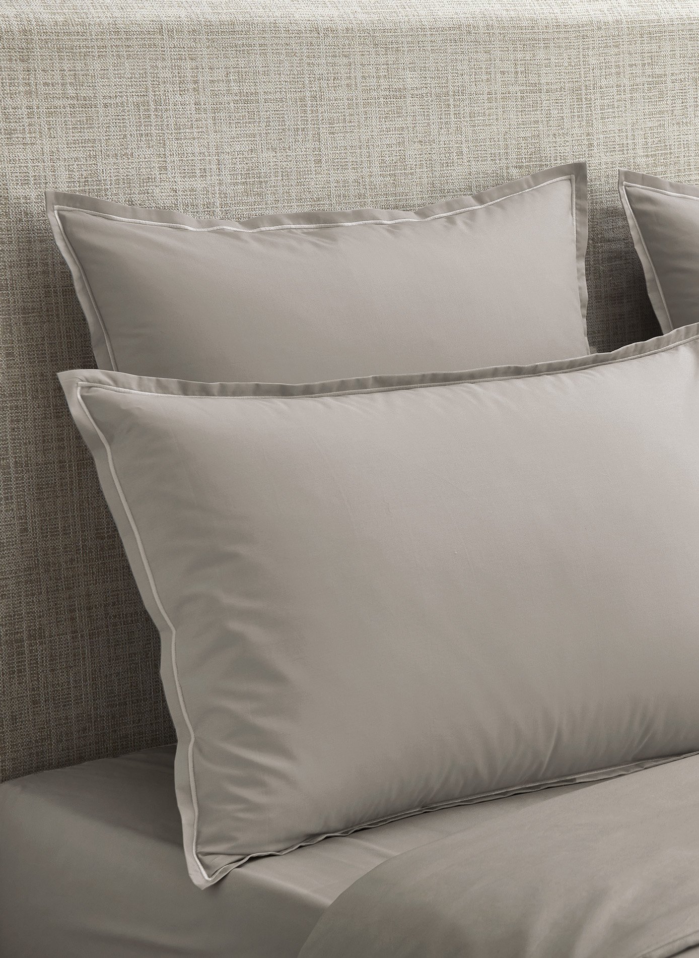 TAIE D'OREILLER Vendôme Brume Opaline ANNE DE SOLENE Gris