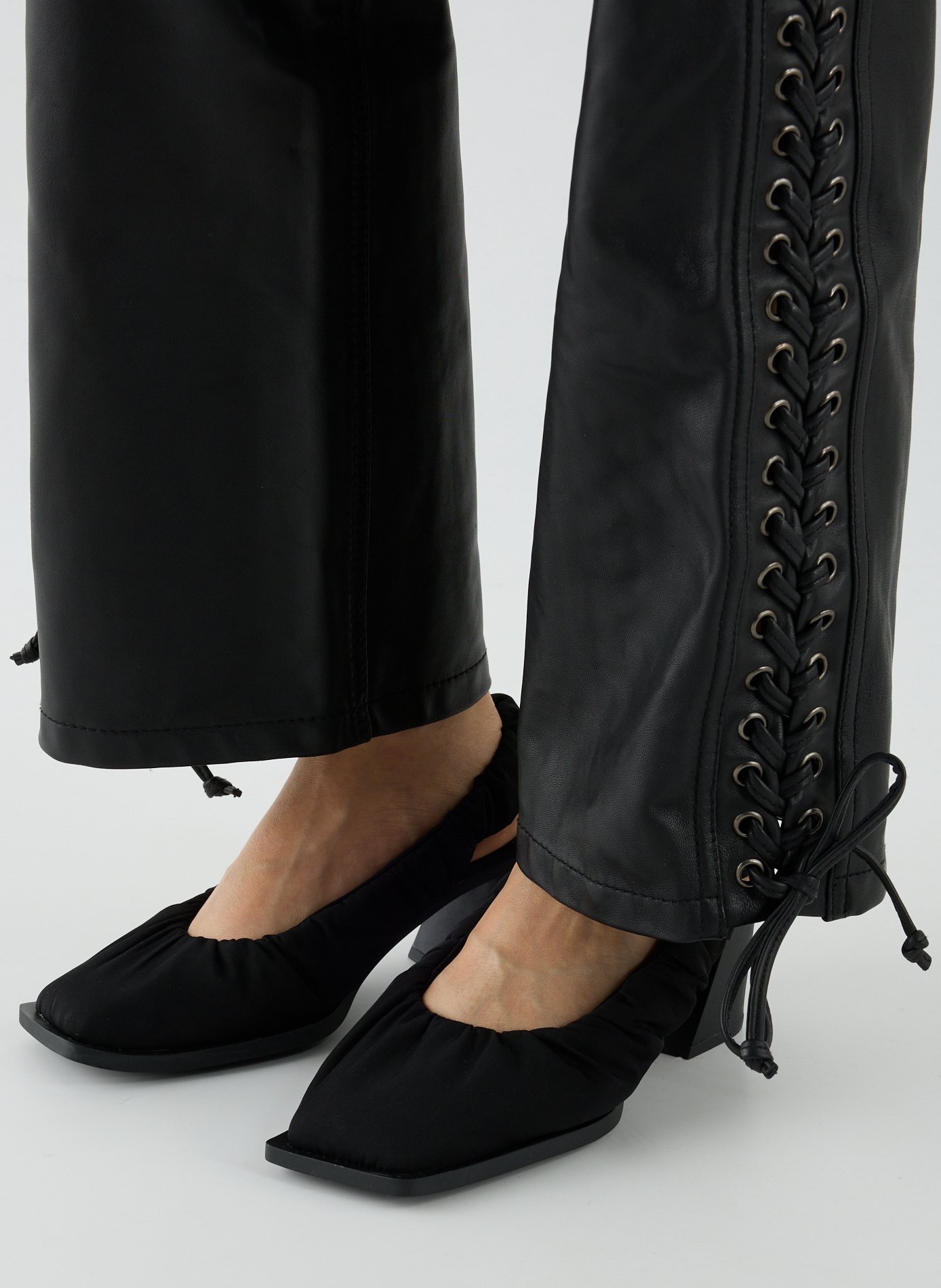 Square-toe pumps CAMPER Black