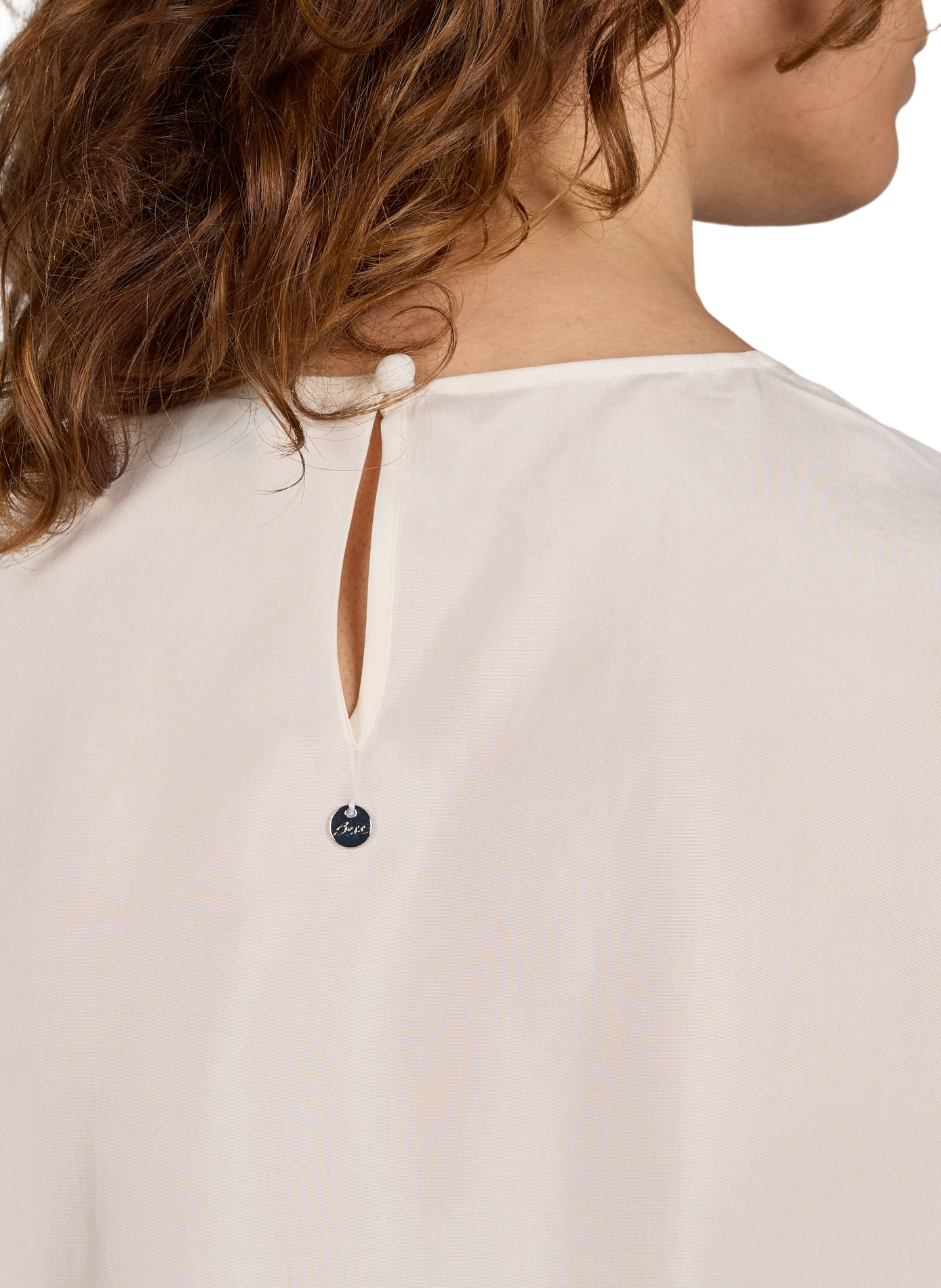 Blusa Regular con cierre de lágrima en la espalda. BOSS Beige