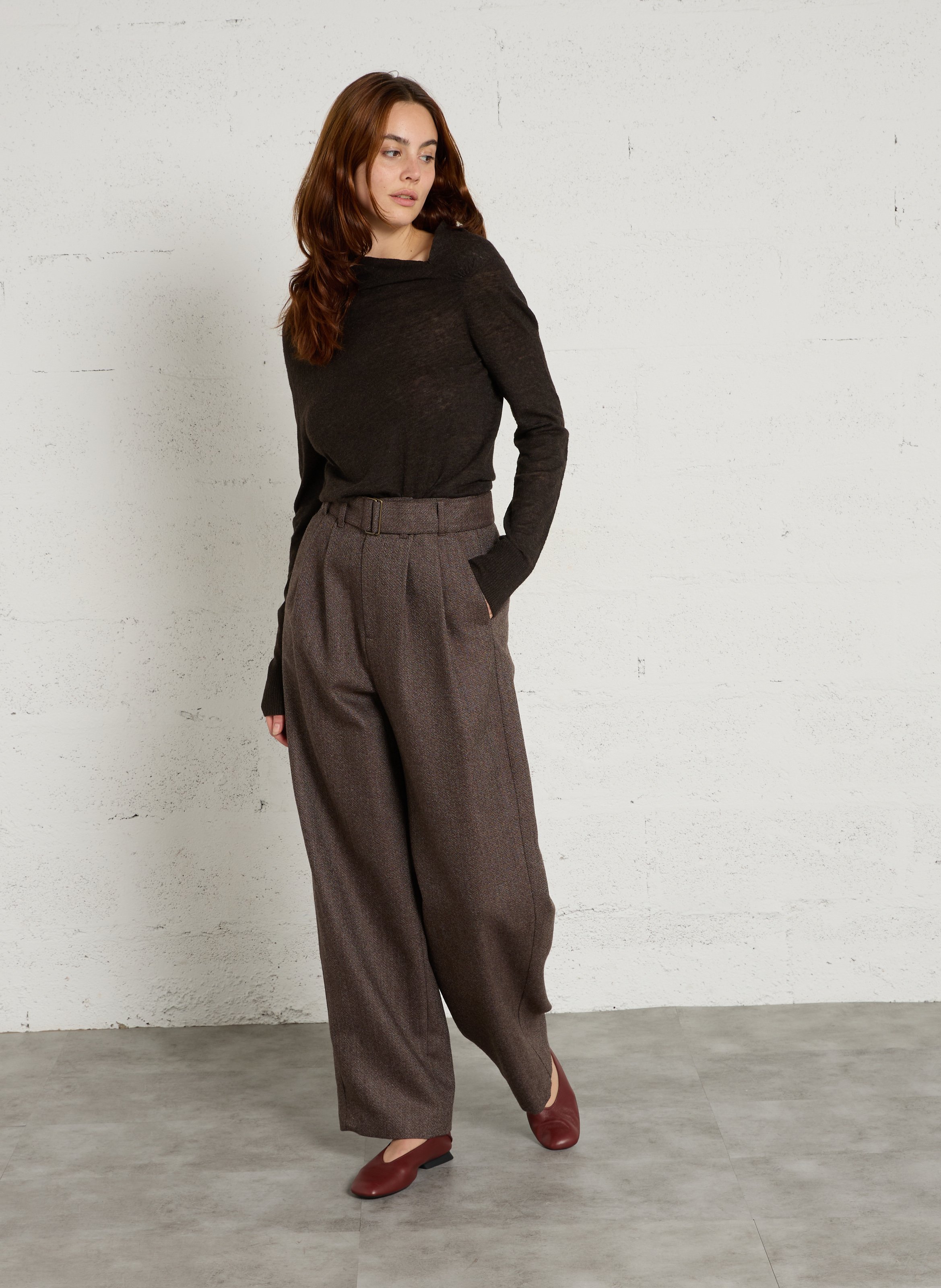 Pantalon ample à pinces en laine cole SOEUR Marron