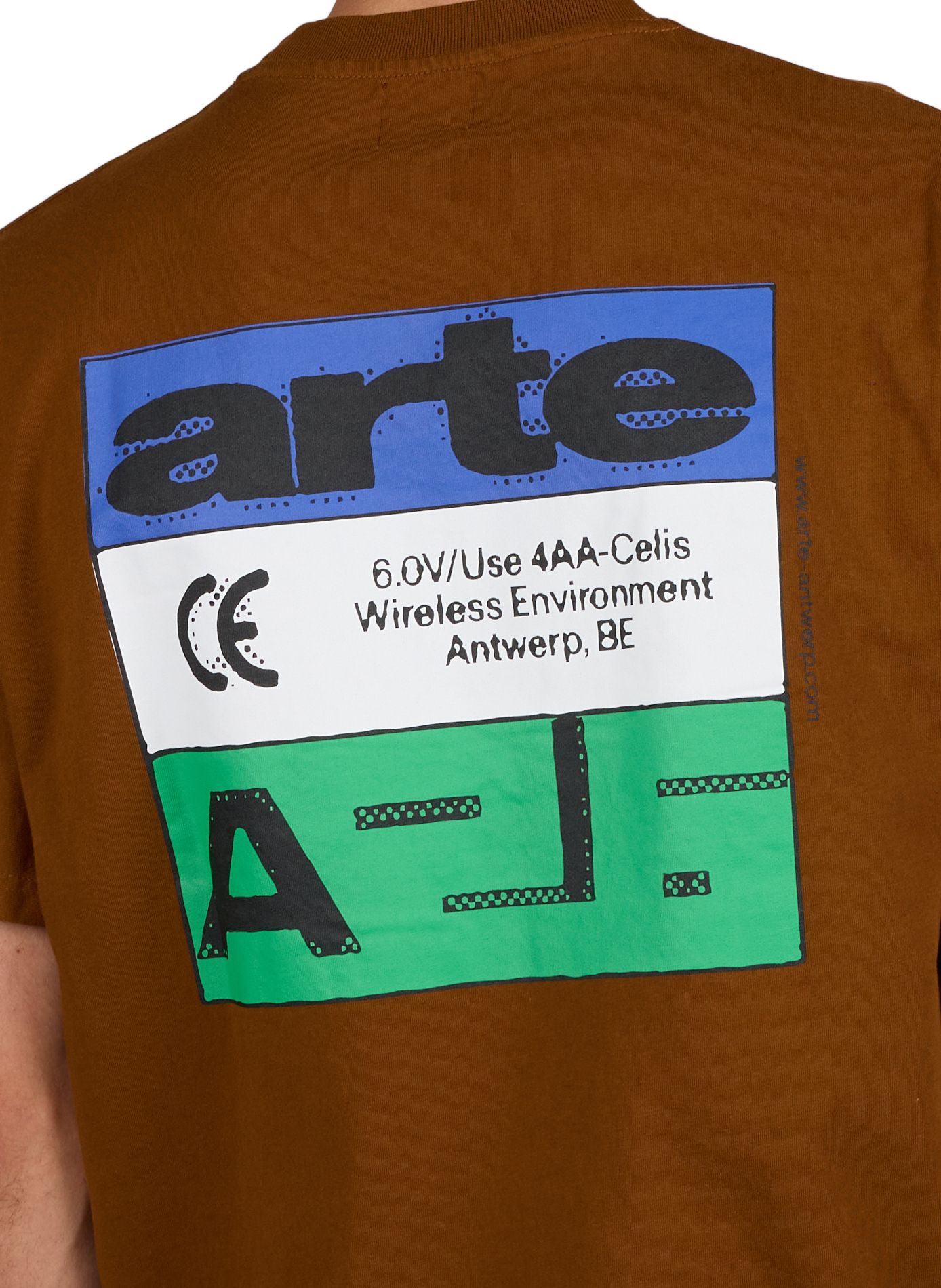 Bedrucktes T-Shirt mit Rundhalsausschnitt aus Baumwolle ARTE ANTWERP Braun