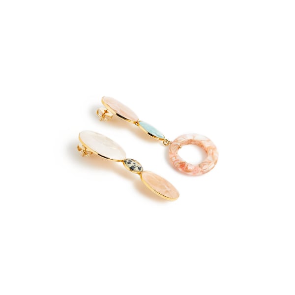 Boucles d'oreille dépareillées