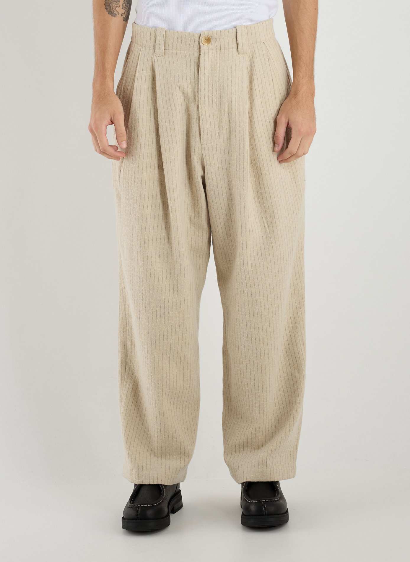 MERELY MADE Pantalon large à rayures en coton et laine Beige