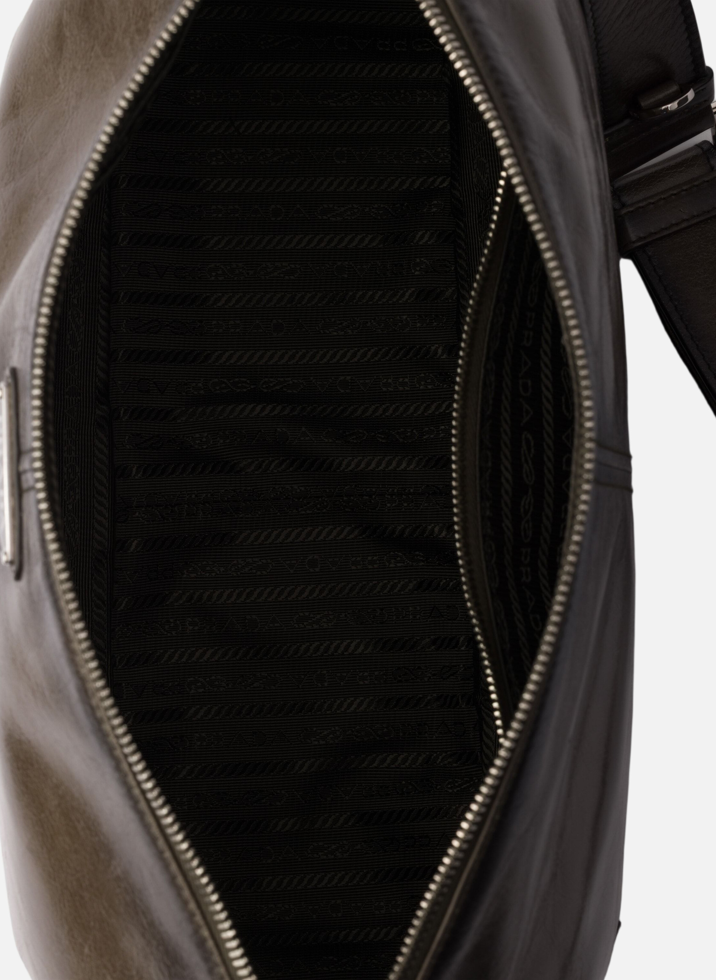 Sac à bandoulière en cuir vieilli avec fermeture à PRADA Vert