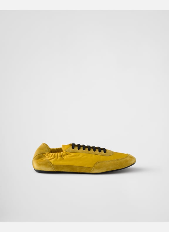 Sneakers élastiques collapse en re-nylon et veau v Jaune by PRADA PRADA Sneakers élastiques collapse en re-nylon et veau v Jaune