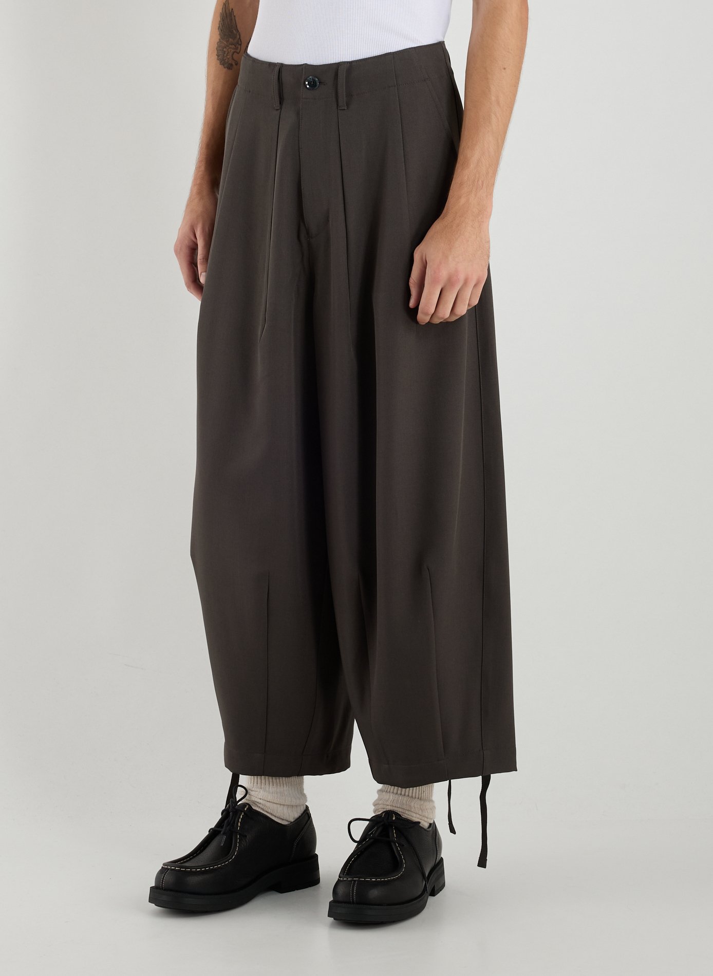 MERELY MADE Pantalon carotte uni Gris