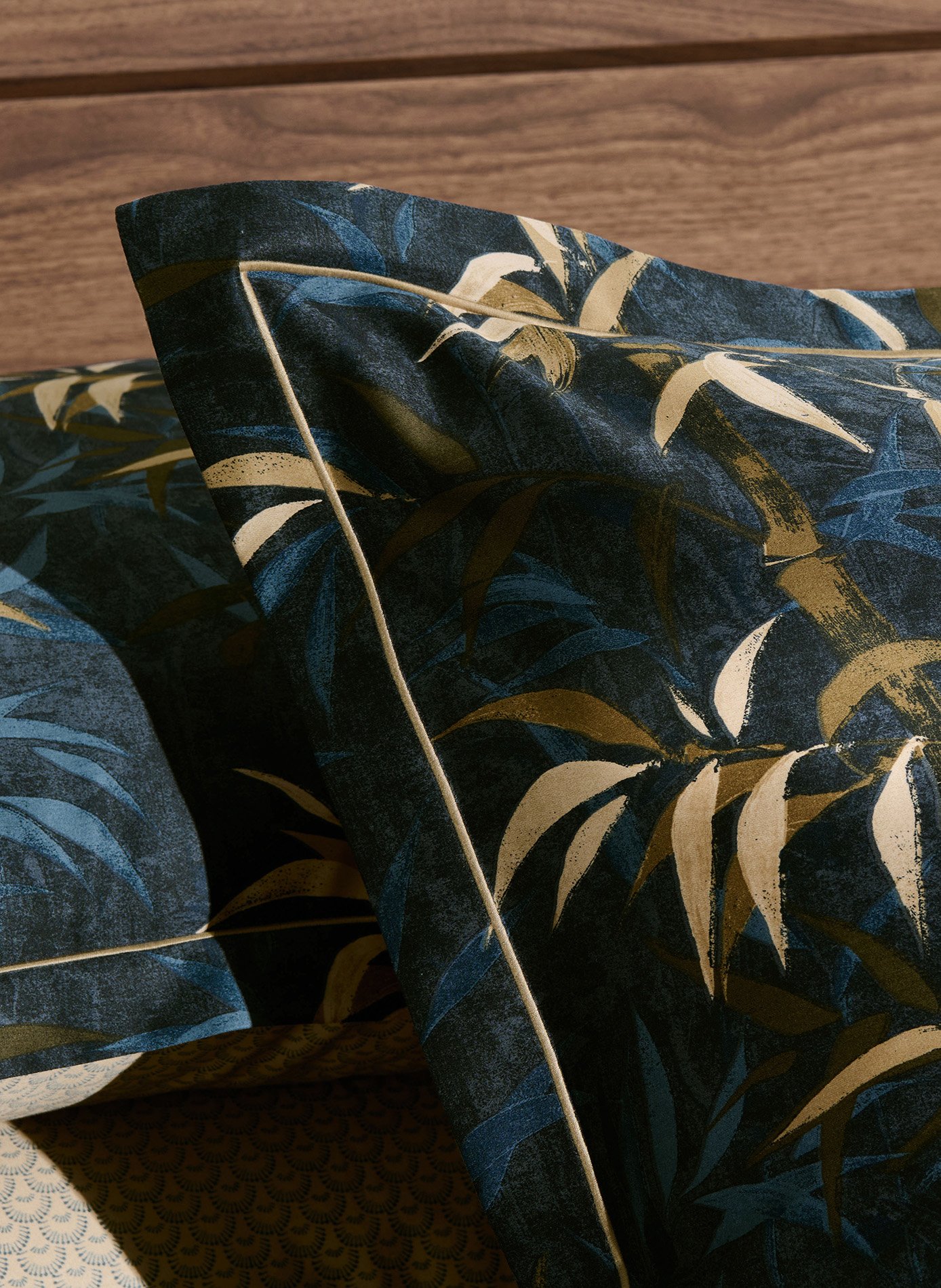 TAIE D'OREILLER Contemplation ANNE DE SOLENE Bleu