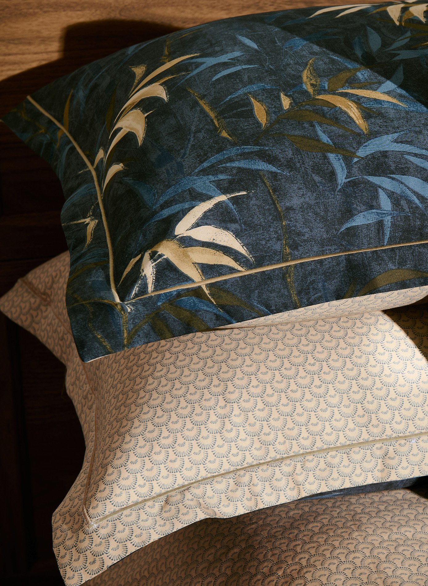 TAIE D'OREILLER Contemplation ANNE DE SOLENE Bleu