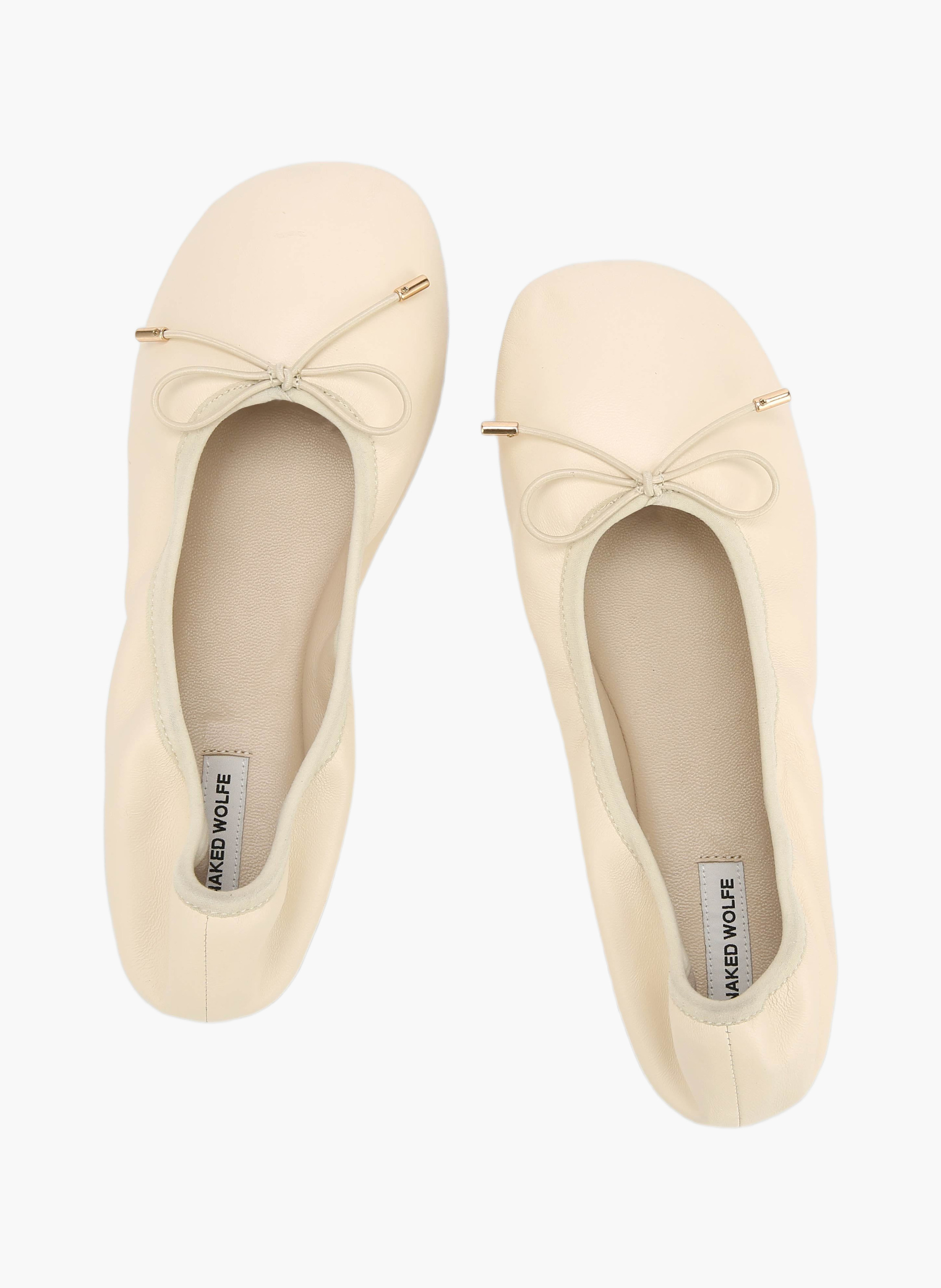 Scrunch ballerina's van leer NAKED WOLFE Wit
