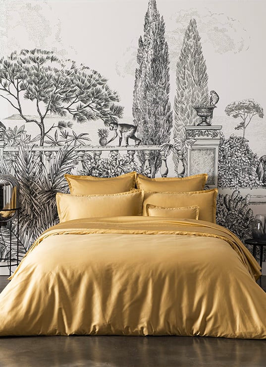 chambre linge de lit jaune esprit tropical papier peint