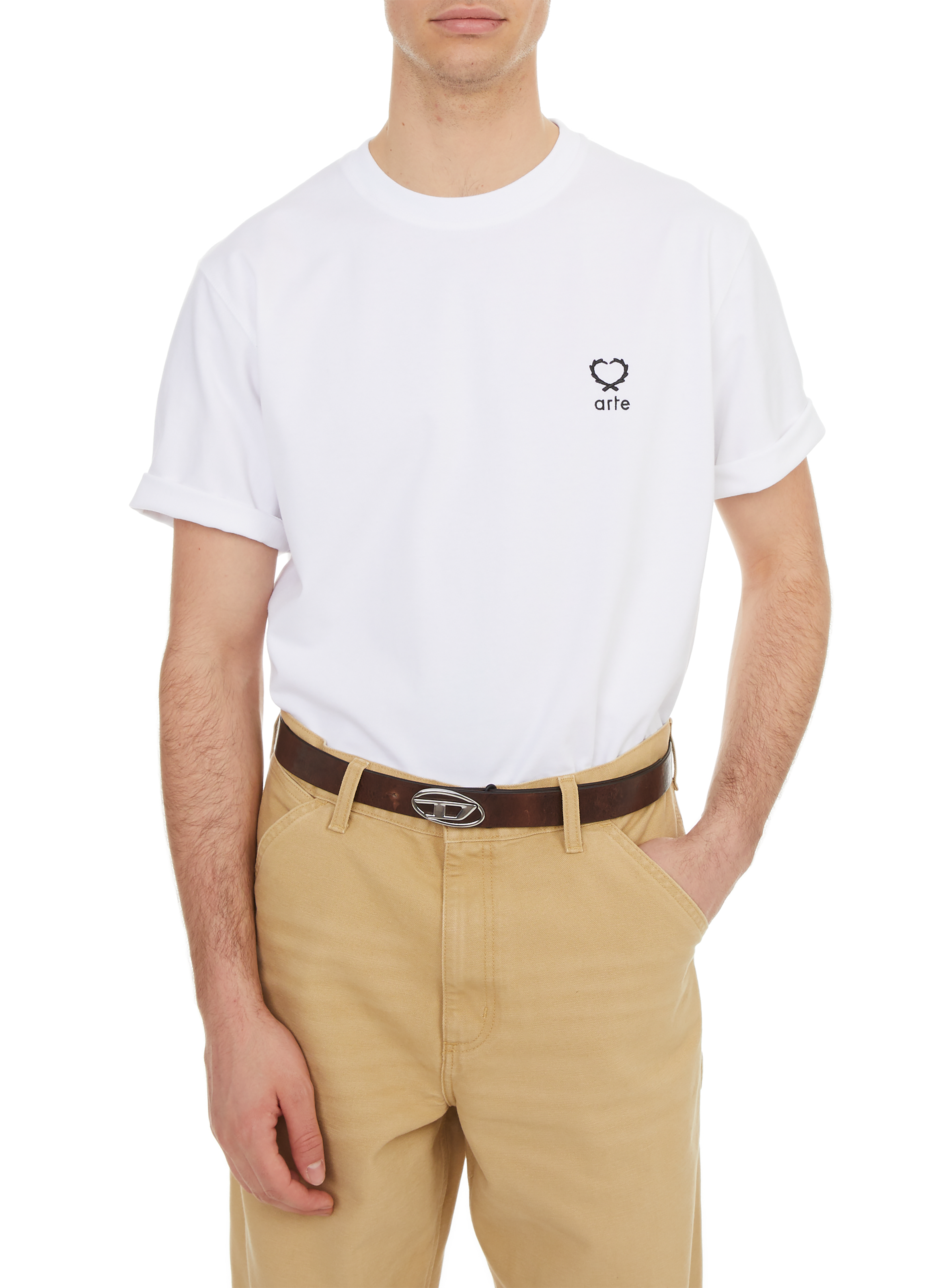 Dimensions: 4 cm (1.6 in)
	
	Plain-coloured
	
	Buckle
	
	Engraved logo on the inside
	
	Five-hole adjustment DIESEL Brown