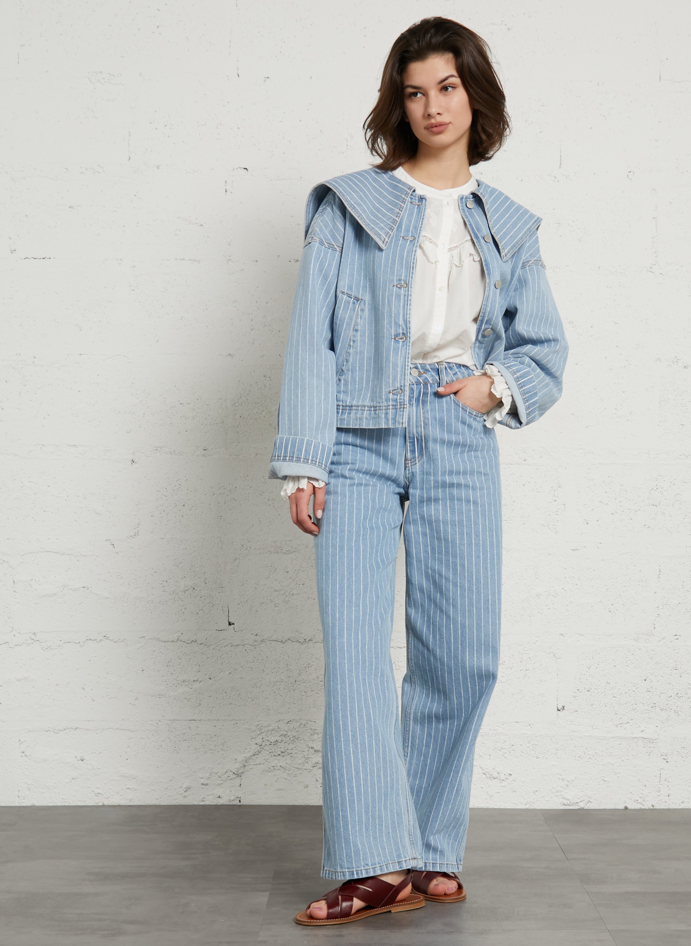 Sandales plates à brides croisées en cuir soan MAISON 123 Rouge