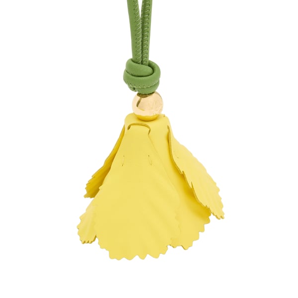 Loewe Bijou De Sac Tulipe En Cuir De Veau In Yellow