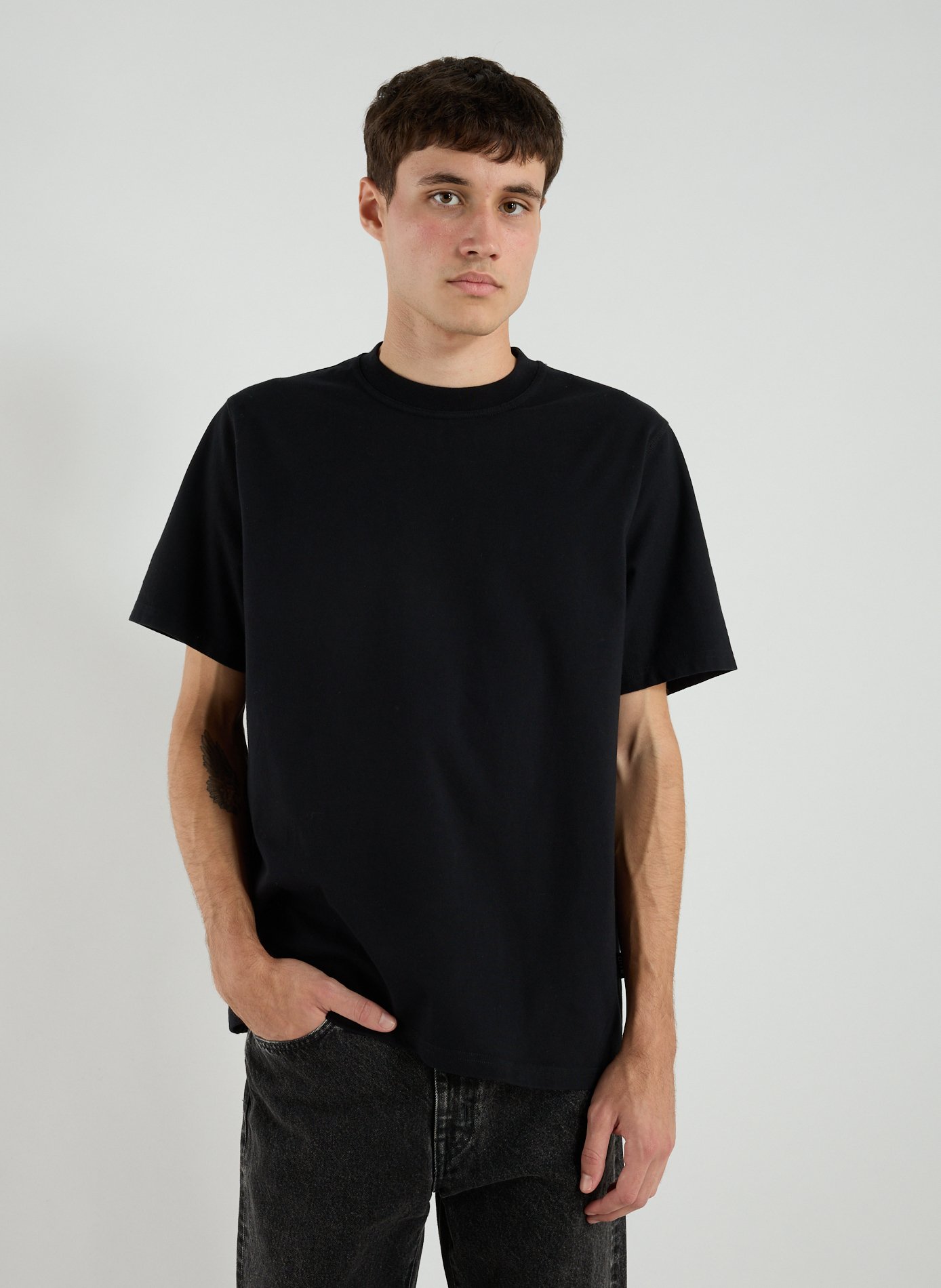 ARTE ANTWERP T-shirt col rond en coton Noir