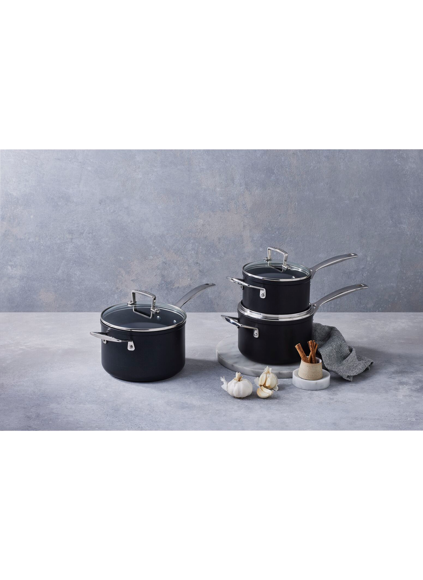 Set of pots and pans LE CREUSET Black