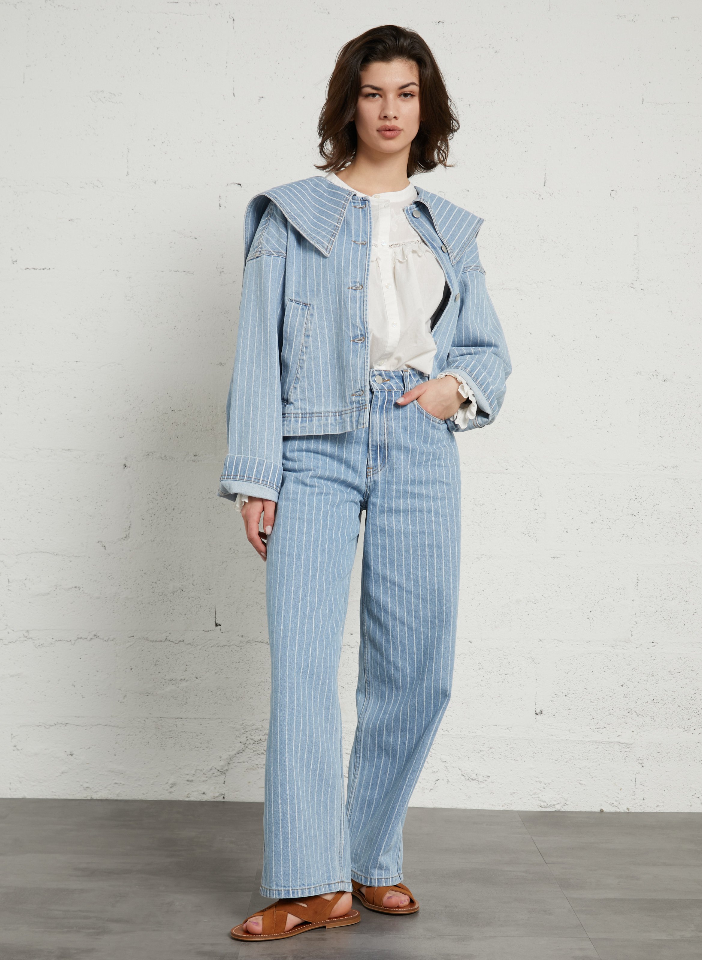 Sandales plates à brides croisées en cuir soan MAISON 123 Beige