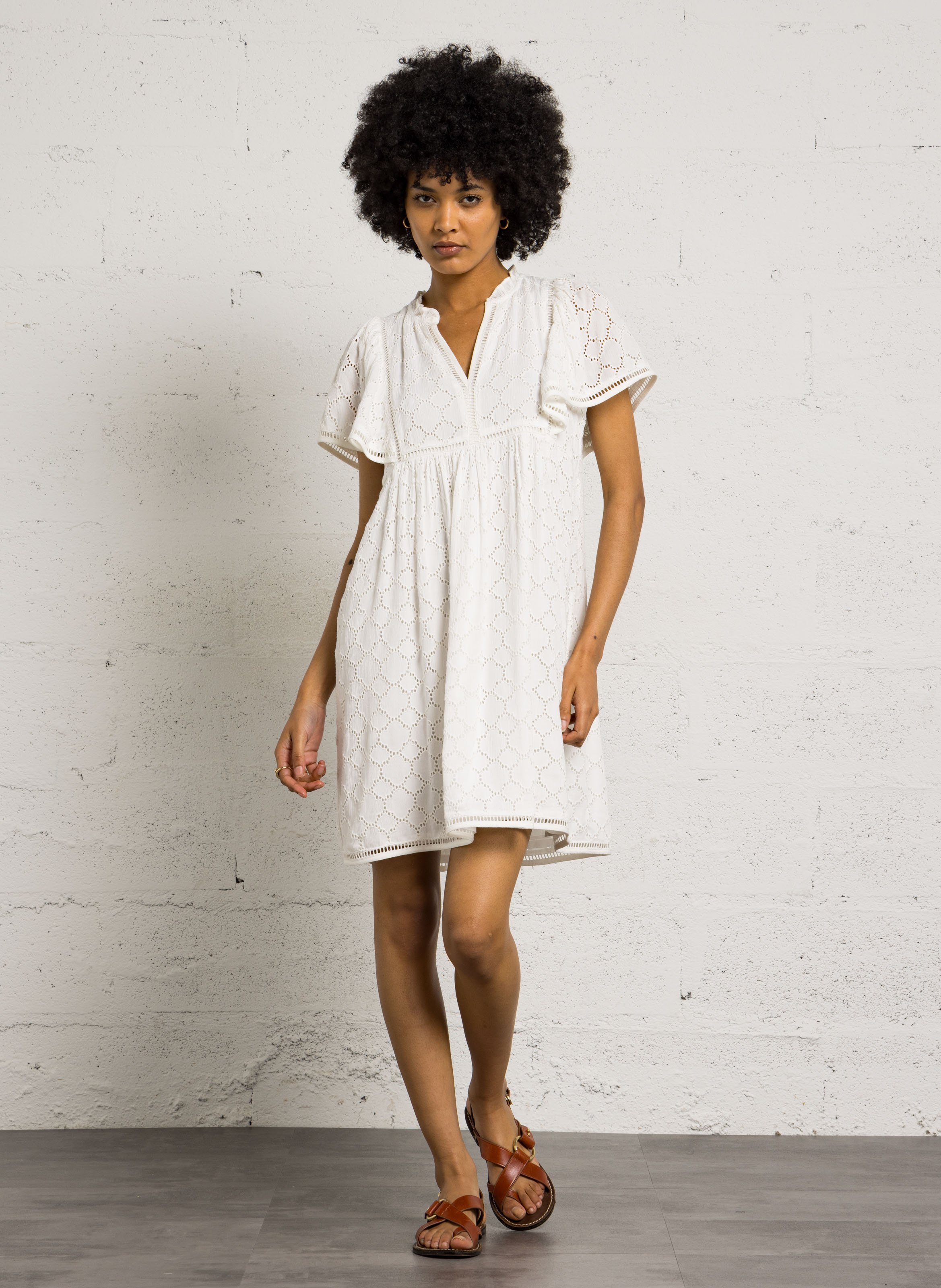 Robe col tunisien brodée beige MAISON 123 Blanc