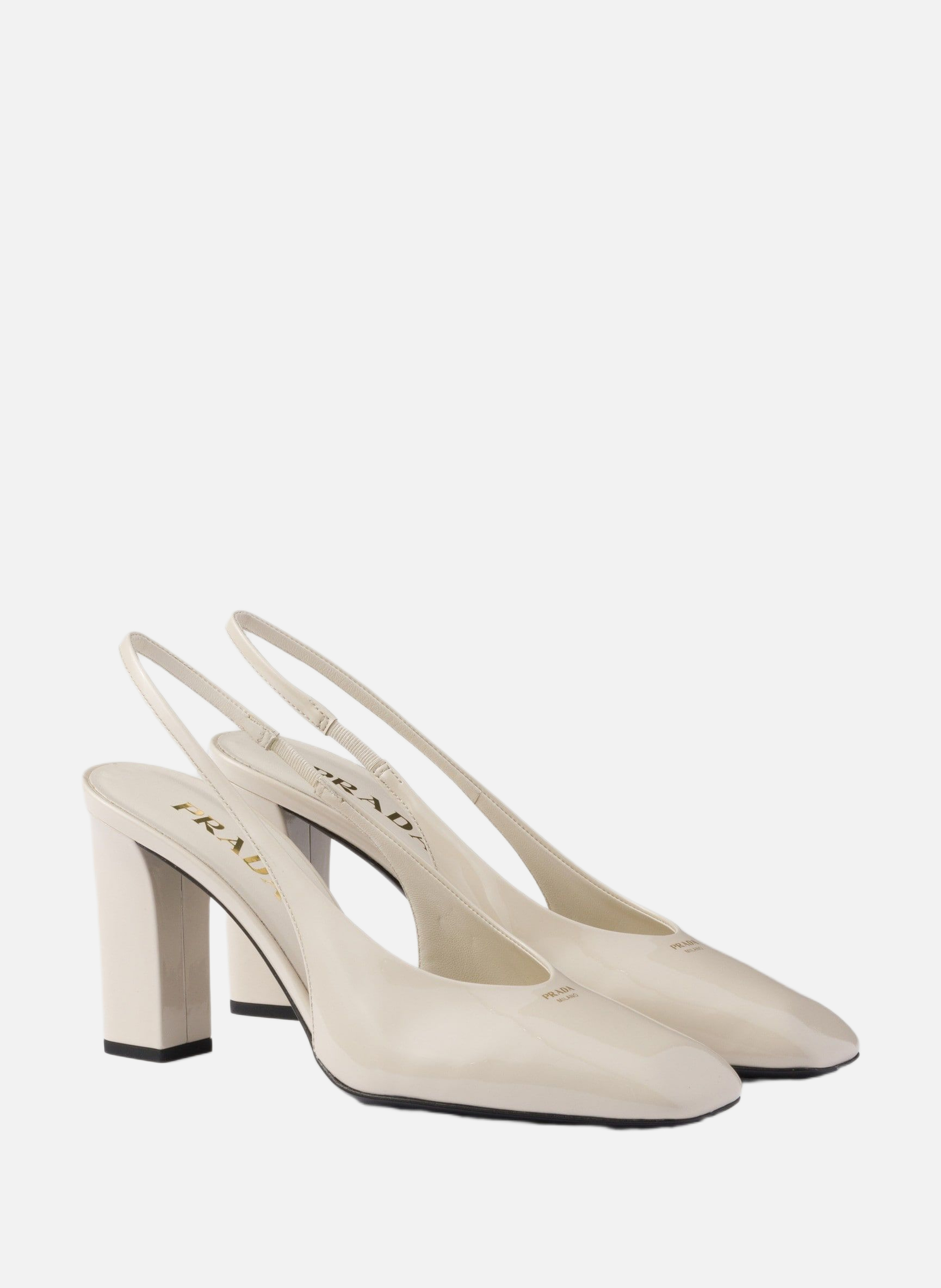 Escarpins à bride arrière en cuir verni PRADA Beige