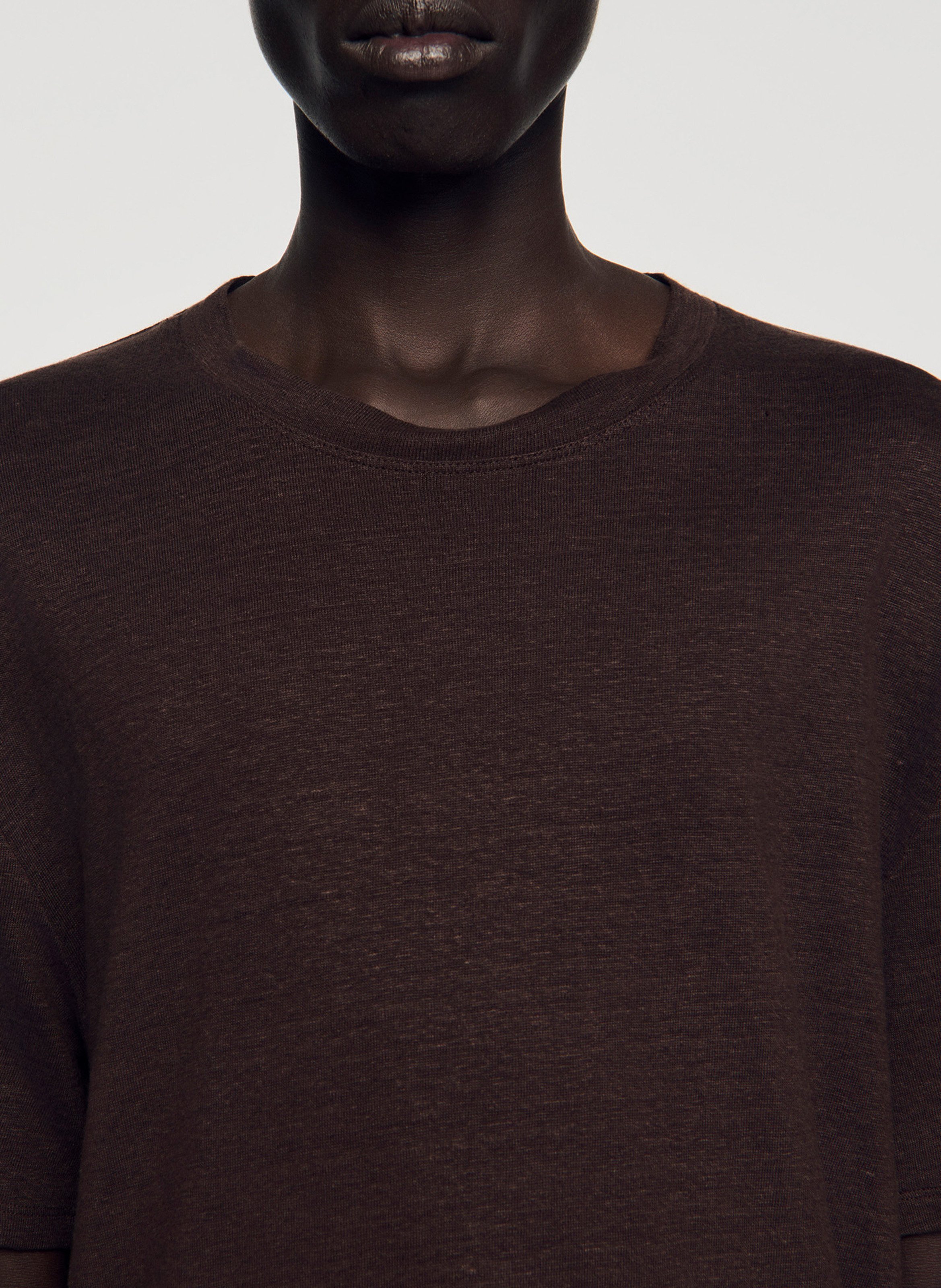 Tee-shirt col rond regular-fit en lin SANDRO Marron