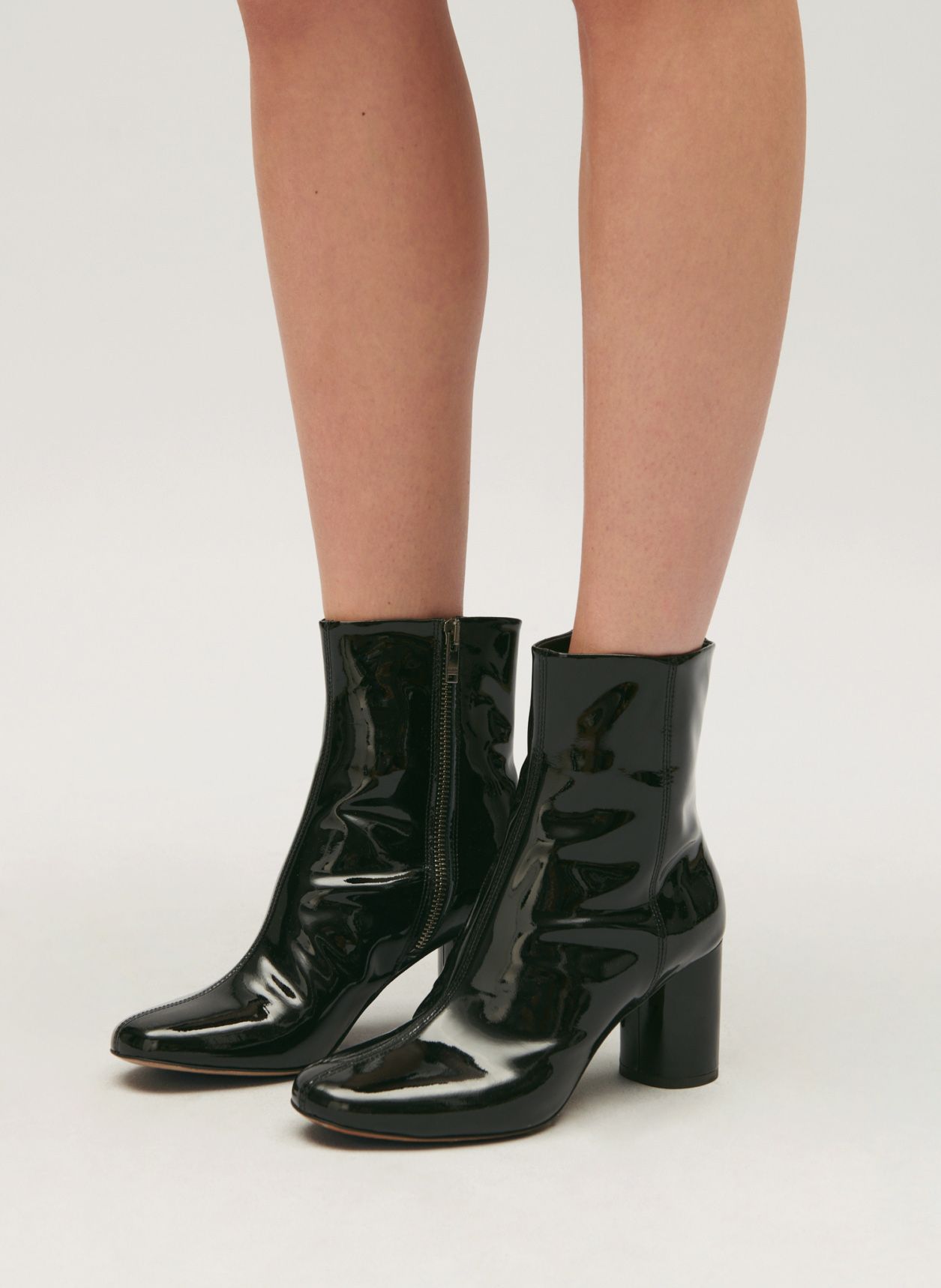 BOTTINES EN CUIR VERNIS APRILVERNIS CLAUDIE PIERLOT pour FEMME