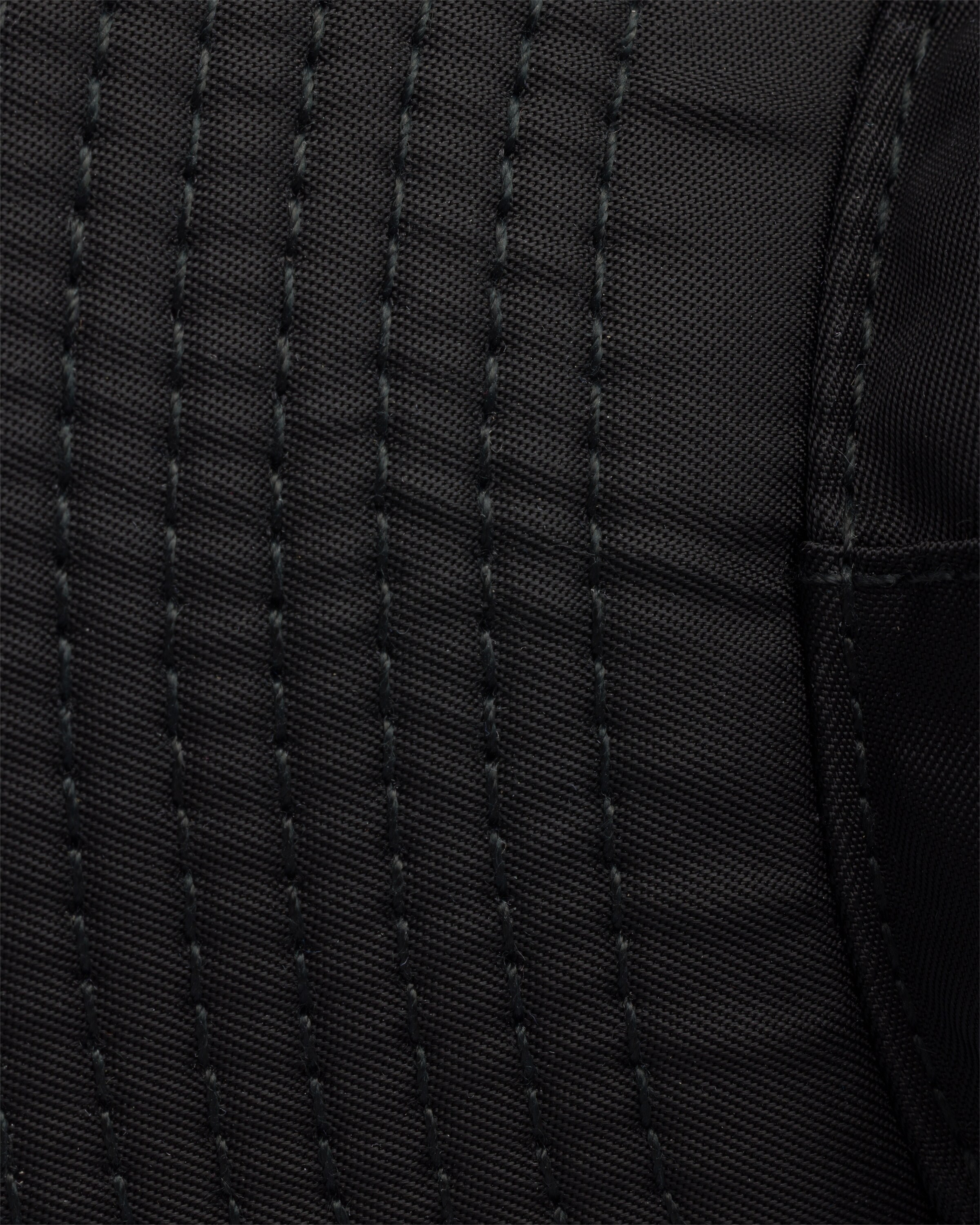 Casquette de baseball en re-nylon PRADA Noir