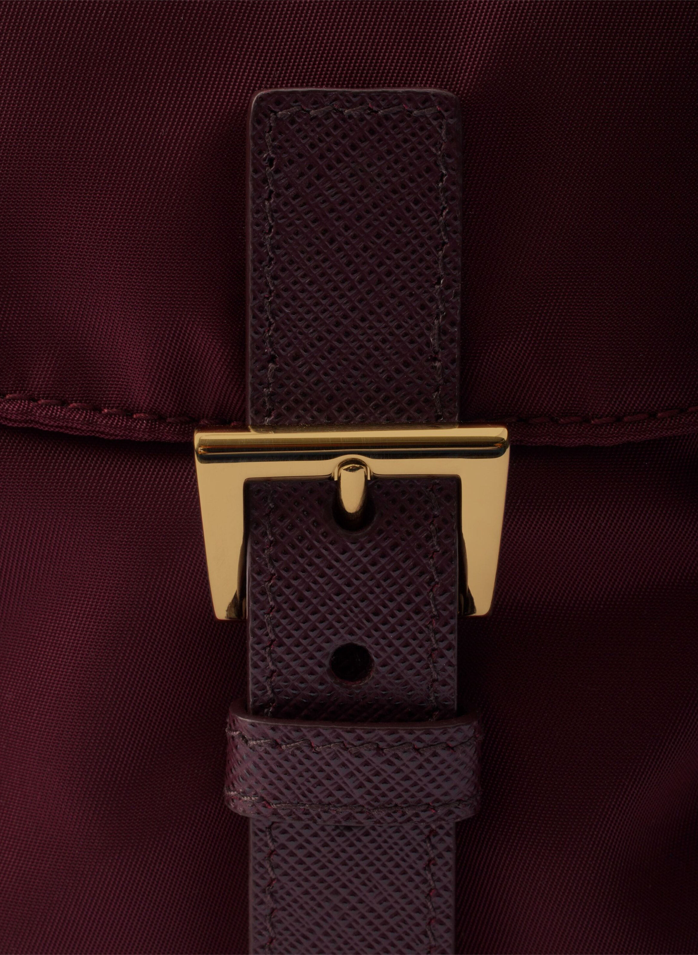 Sac à dos moyen en re-nylon PRADA Rouge