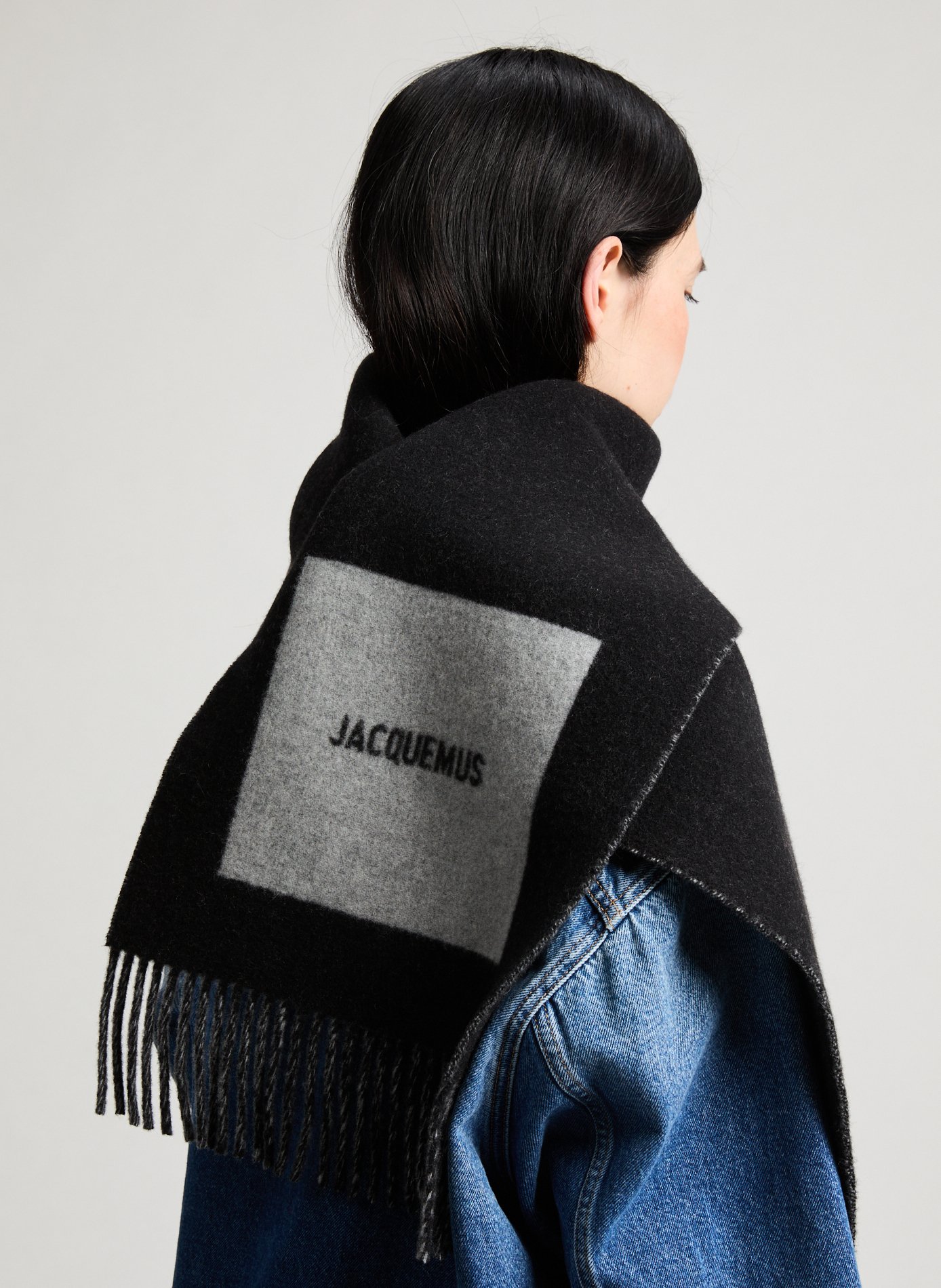 Square Round Scarf JACQUEMUS Black