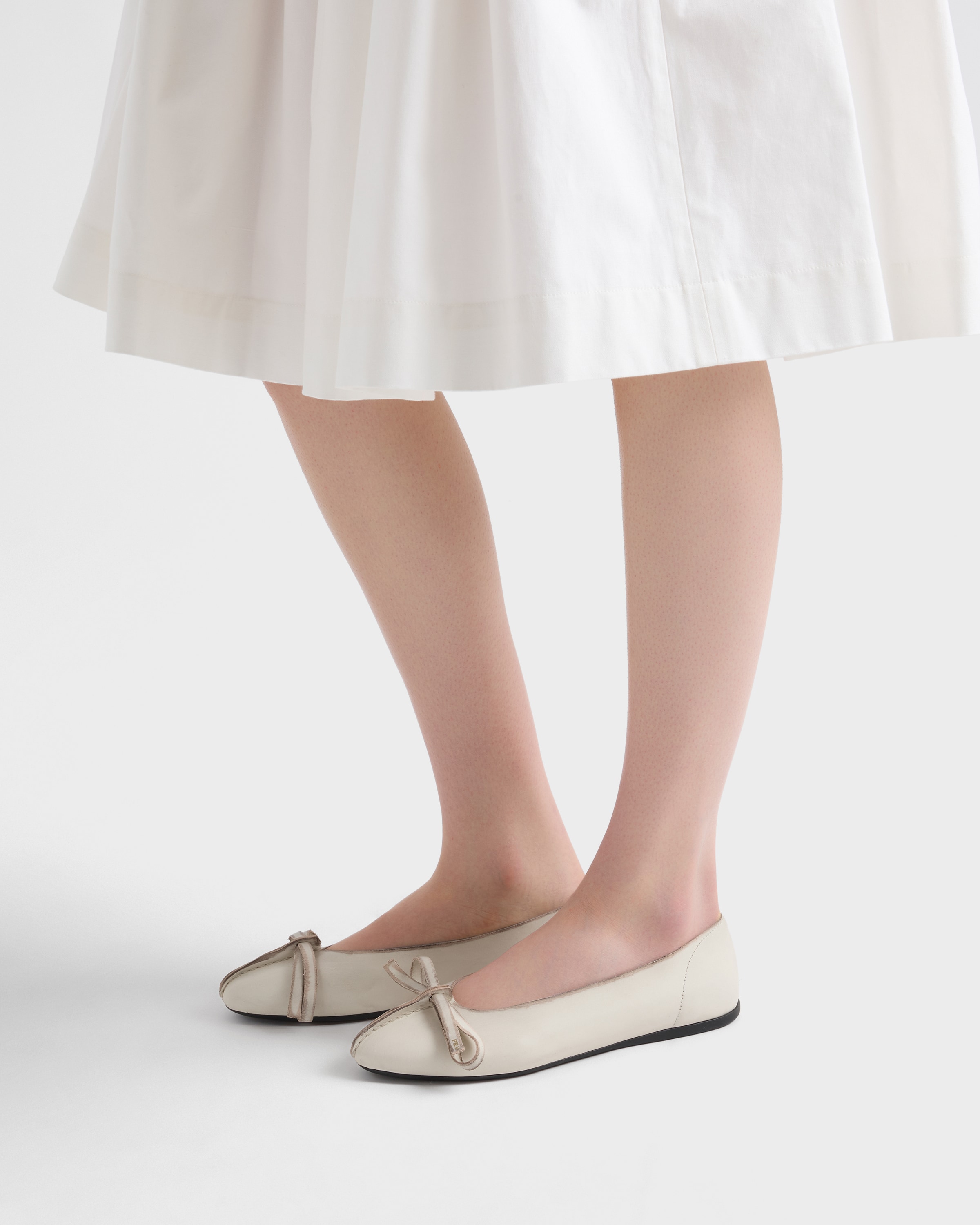Ballerines en cuir vieilli PRADA Beige