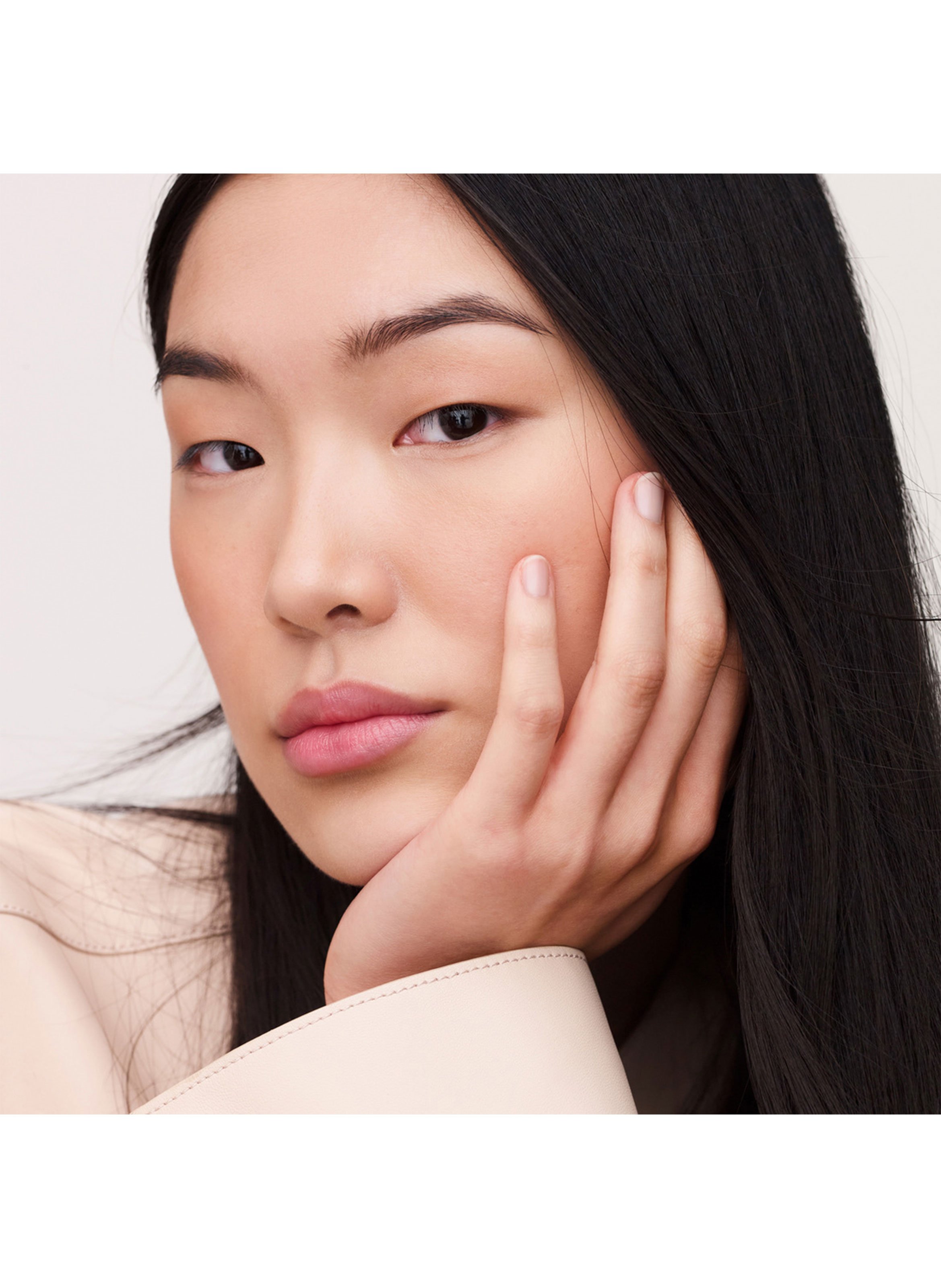 Les Mains Hermès Rose Porcelaine enamel nail polish HERMÈS 01 rose porcelaine