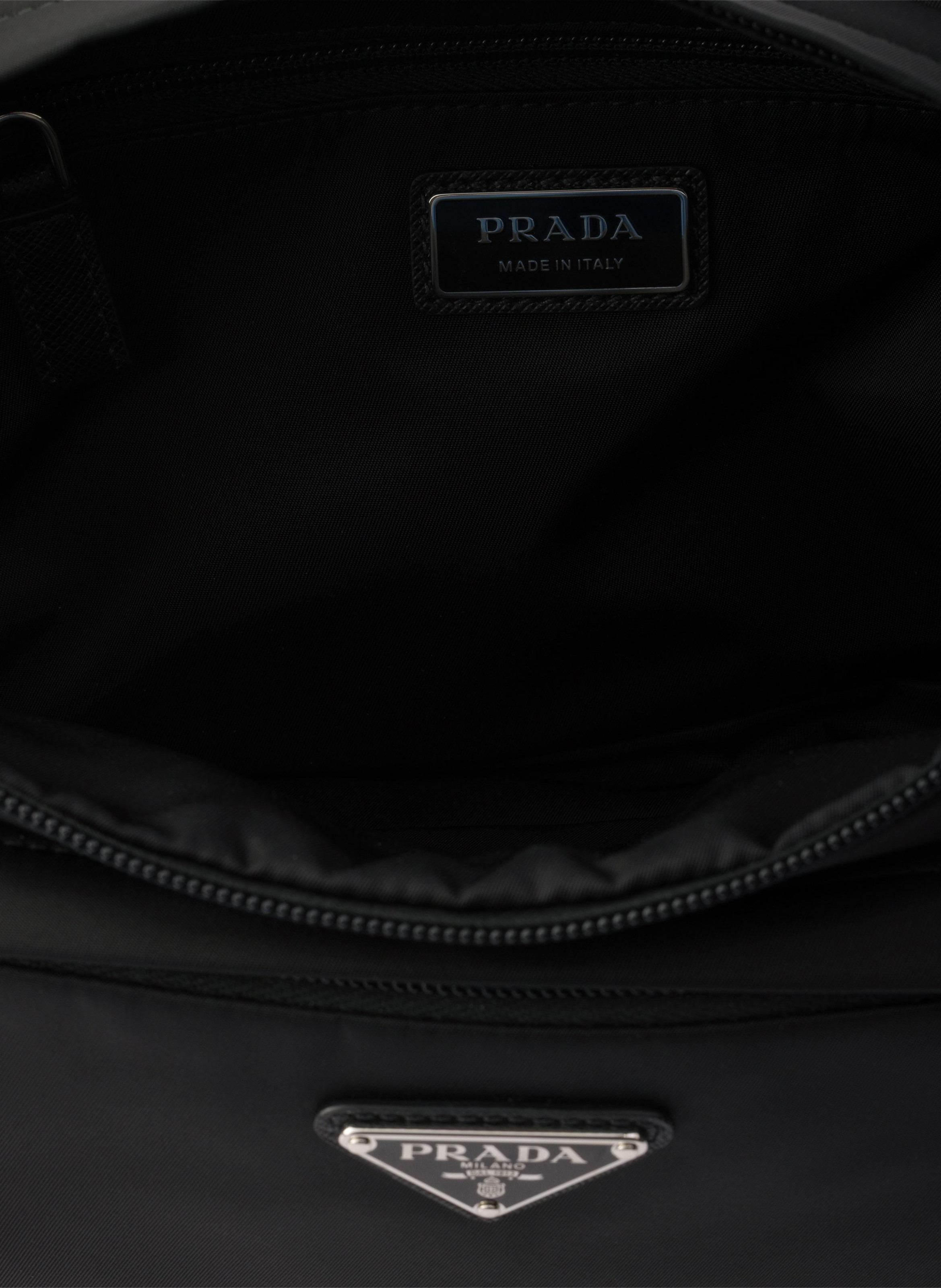 Sac porté épaule en re-nylon et cuir PRADA Noir