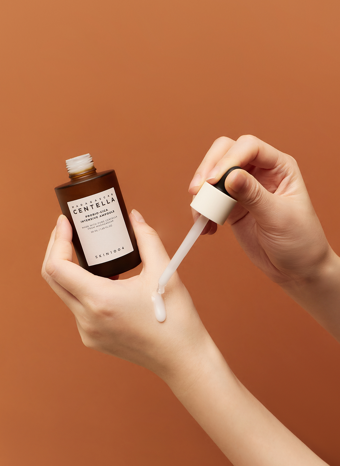 Sérum apaisant à la centella asiatica et aux probiotiques SKIN1004 No color