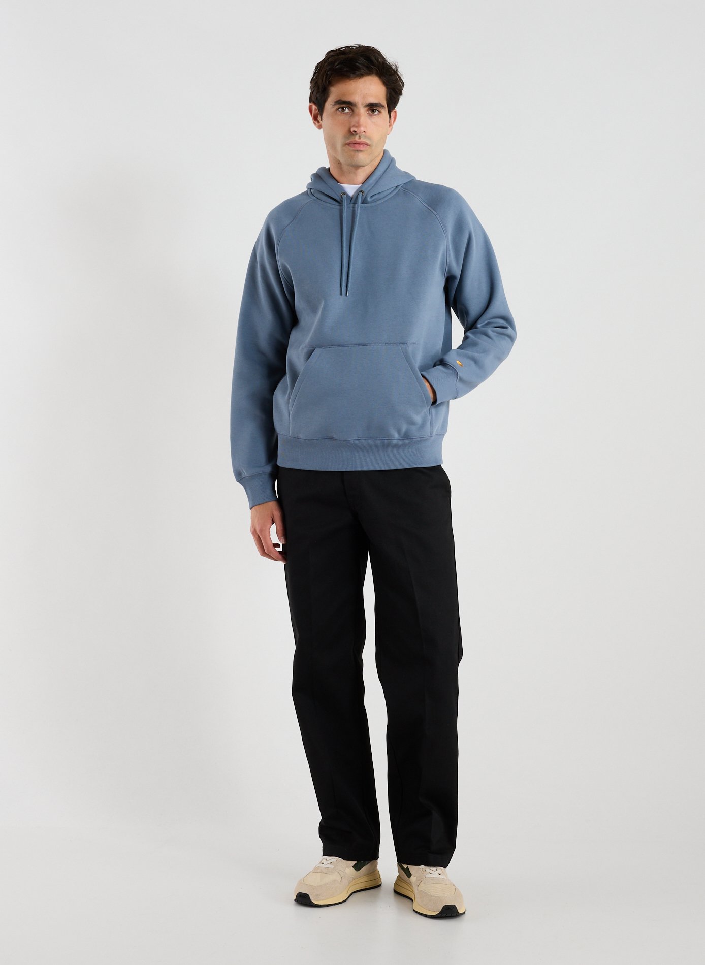 Solid color hooded sweatshirt in blended cotton. CARHARTT WIP Blue