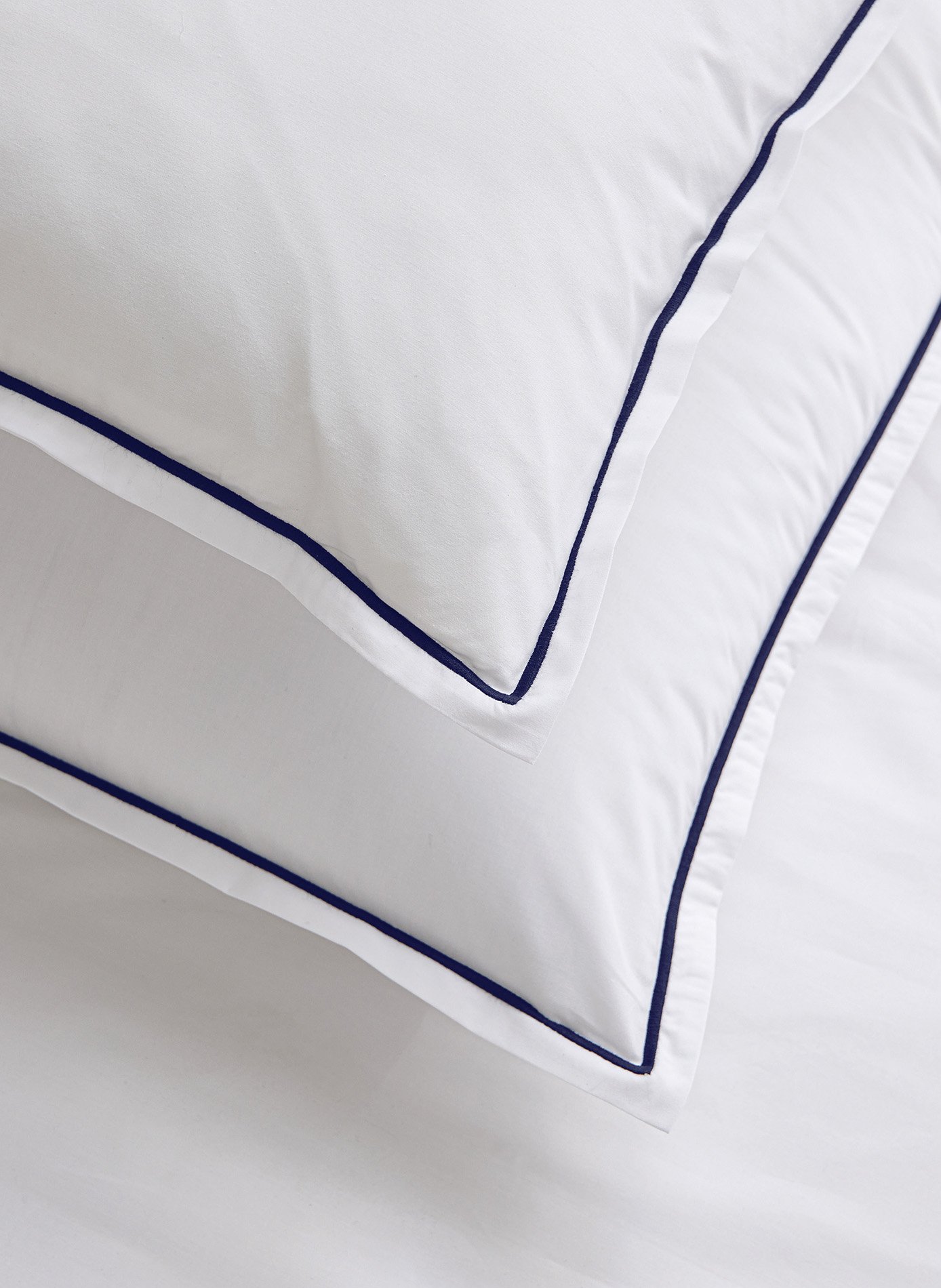 Taie d'oreiller vendôme blanc marine ANNE DE SOLENE Blanc