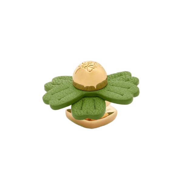 Broche fleur en cuir de veau Broche fleur en cuir de veau