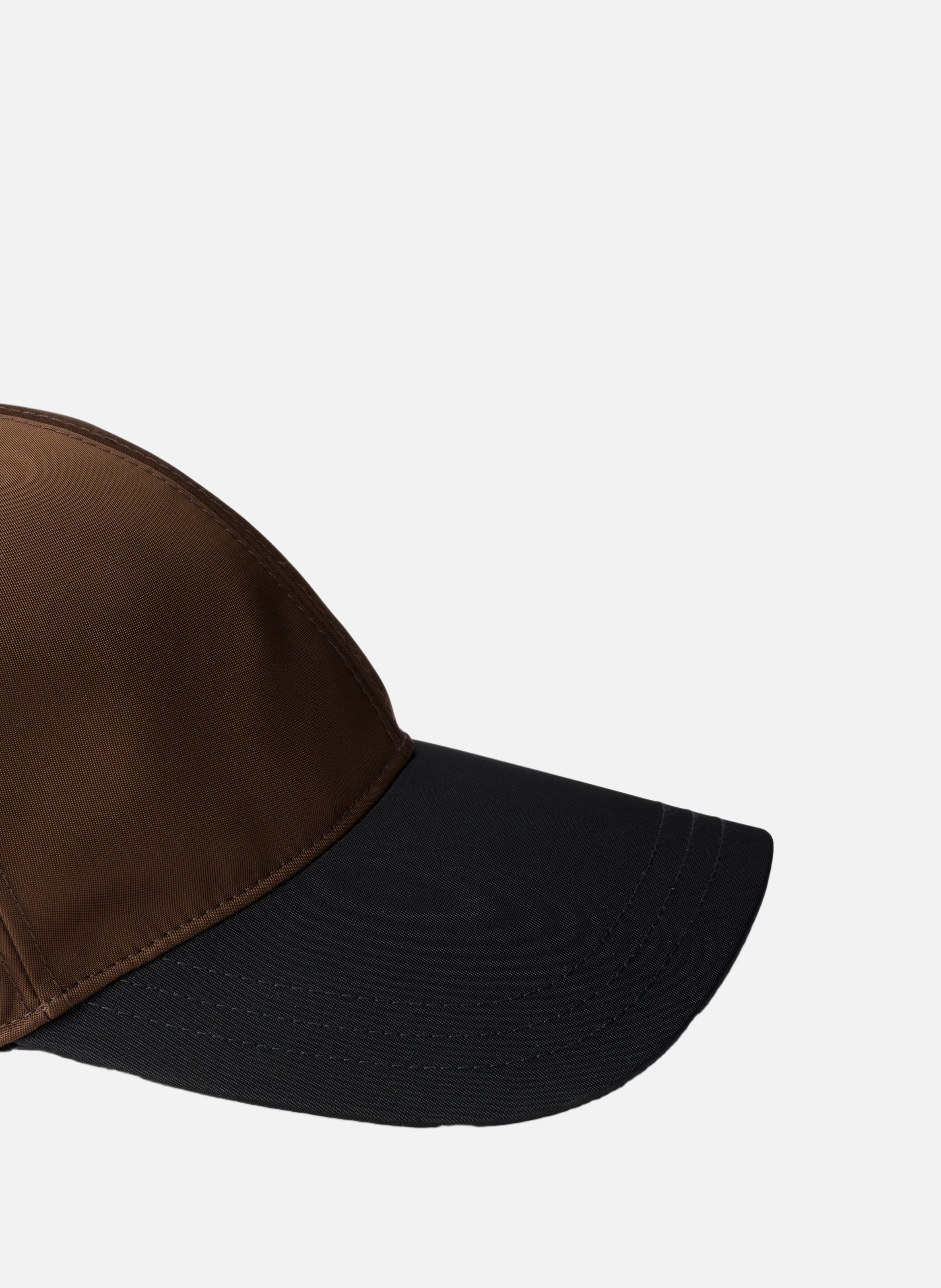 Casquette de baseball bicolore en re-nylon PRADA Marron