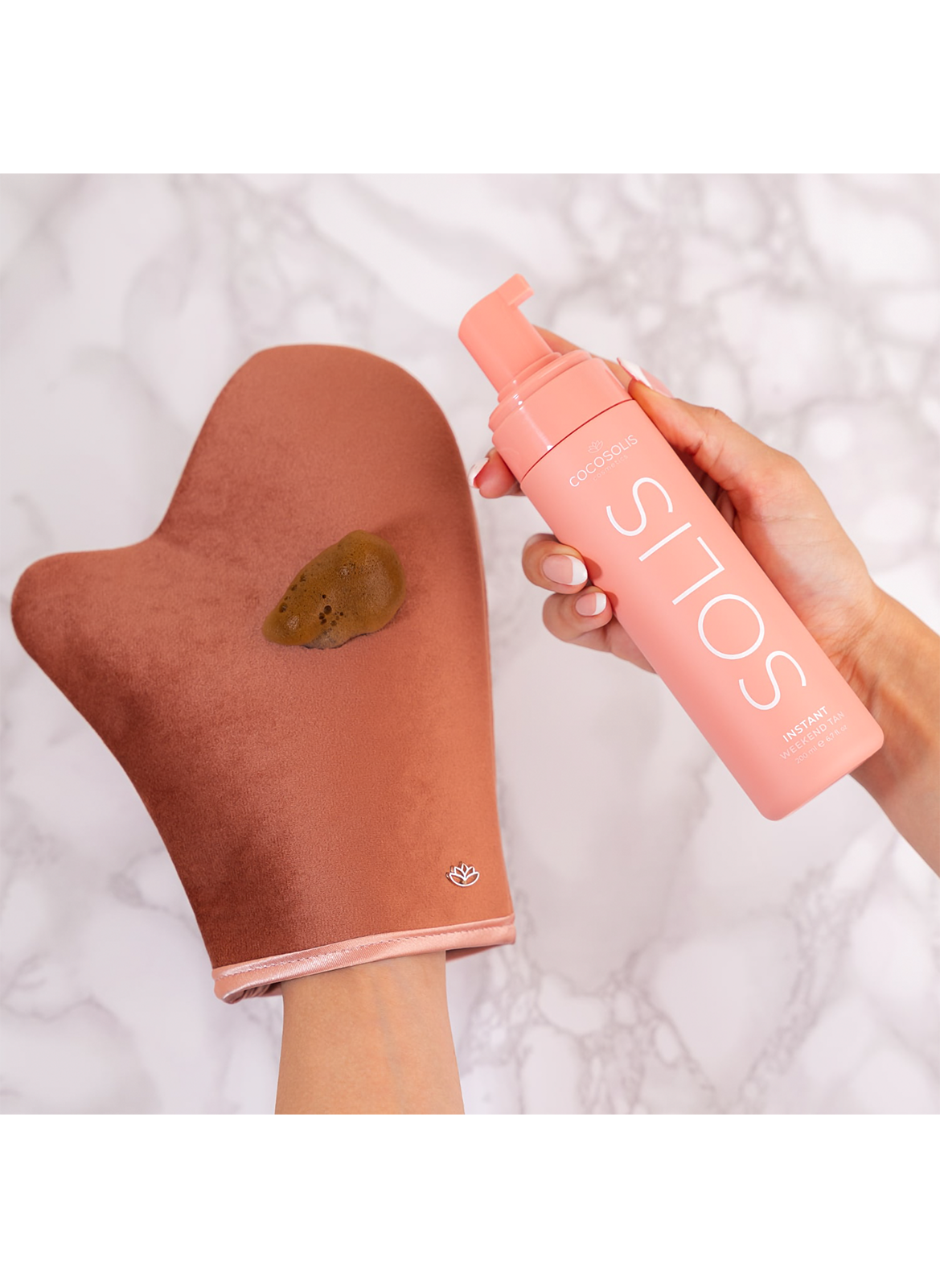 Natural instant tanning mousse COCOSOLIS No color