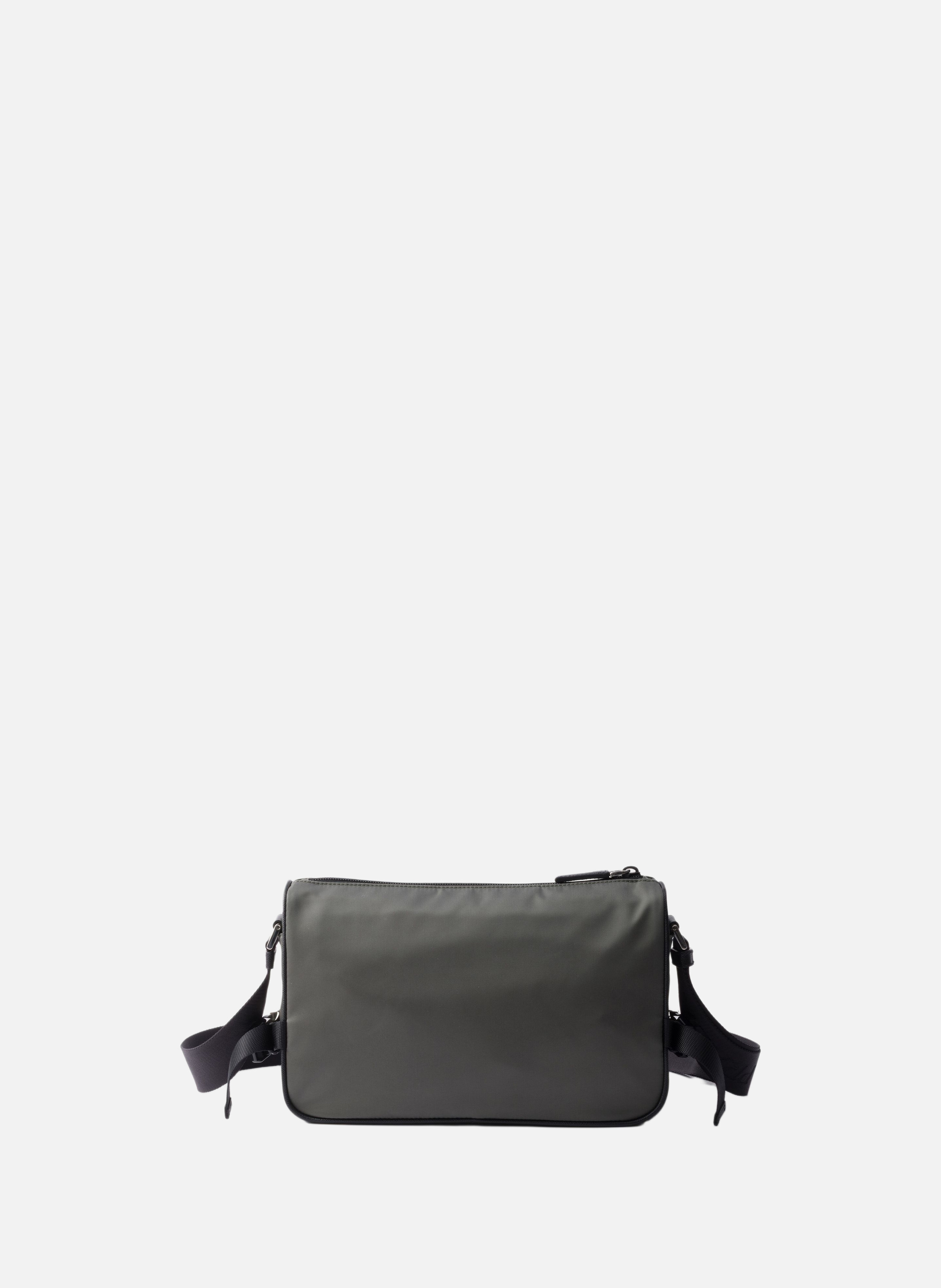 Sac de taille moyenne porté épaule en re-nylon et PRADA Vert