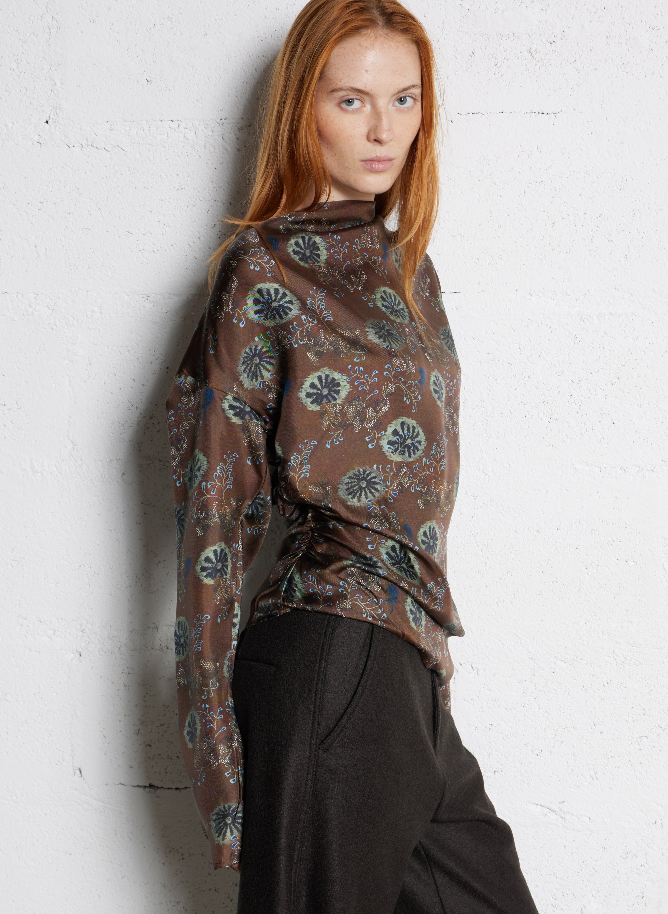 Top manches longues asymétrique à motifs en soie fresia SOEUR Multicolore