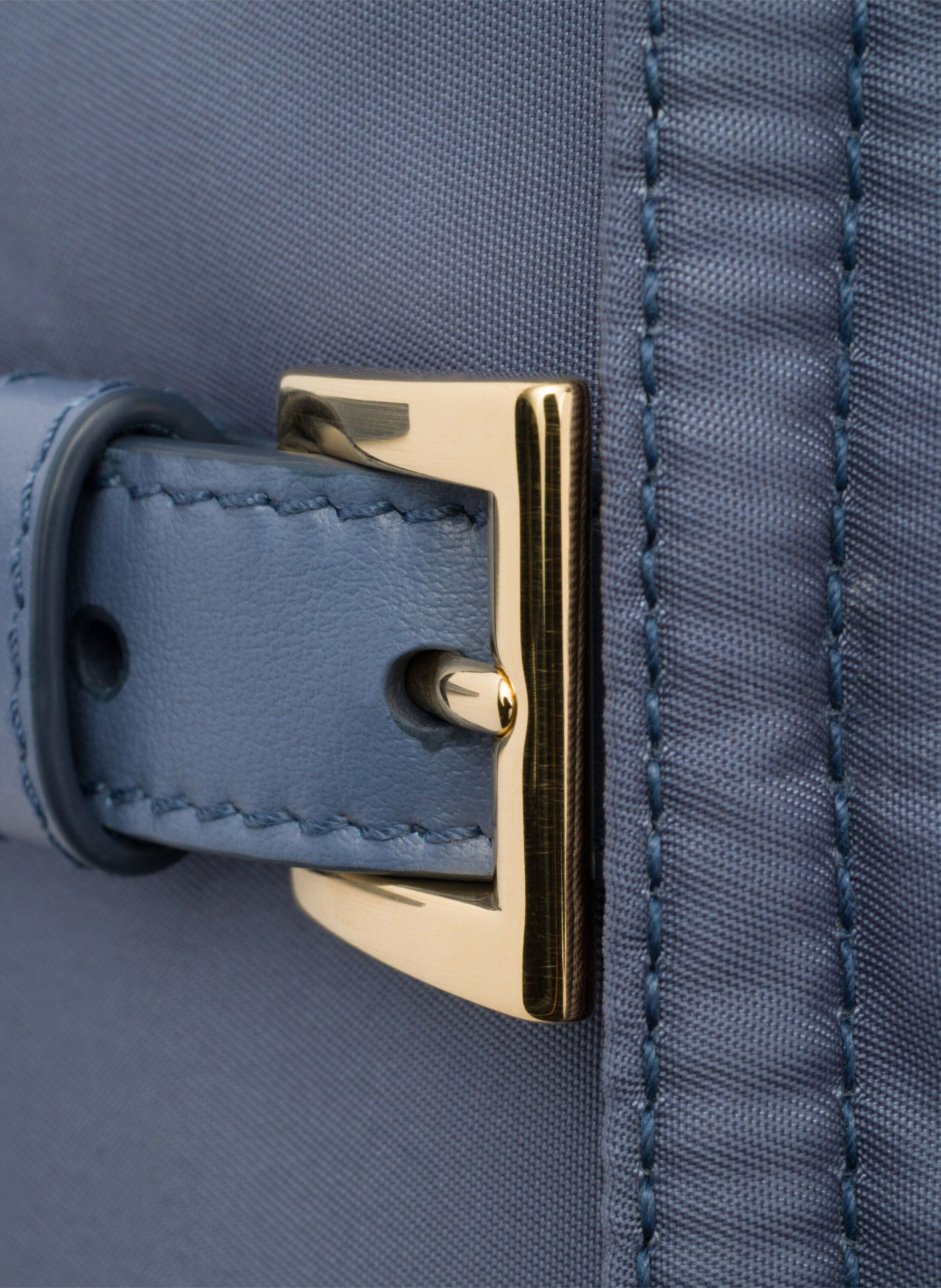 Sac porté épaule  prada explore en re-nylon moyen PRADA Bleu