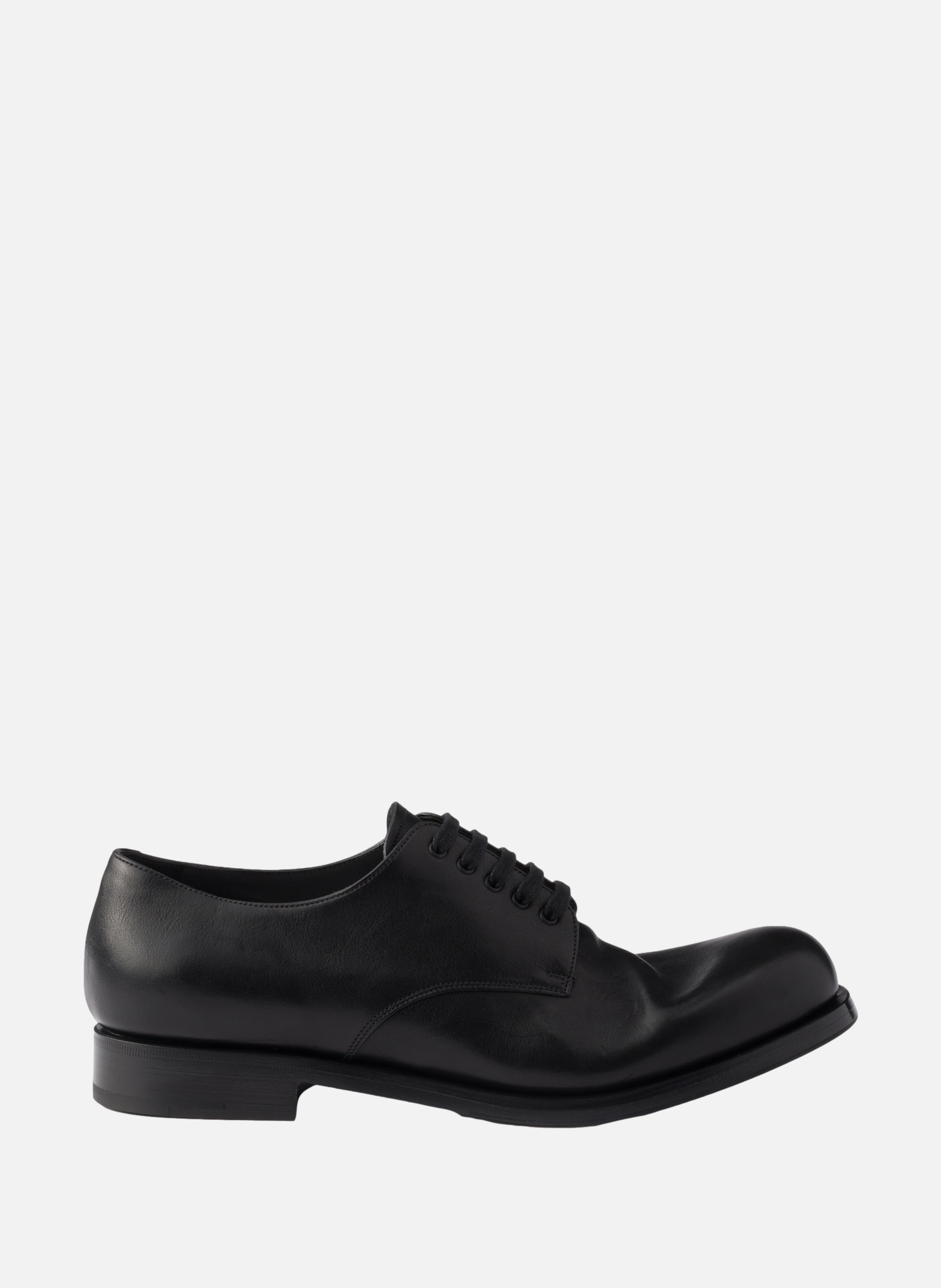 Derbies à lacets en cuir vieilli PRADA Noir