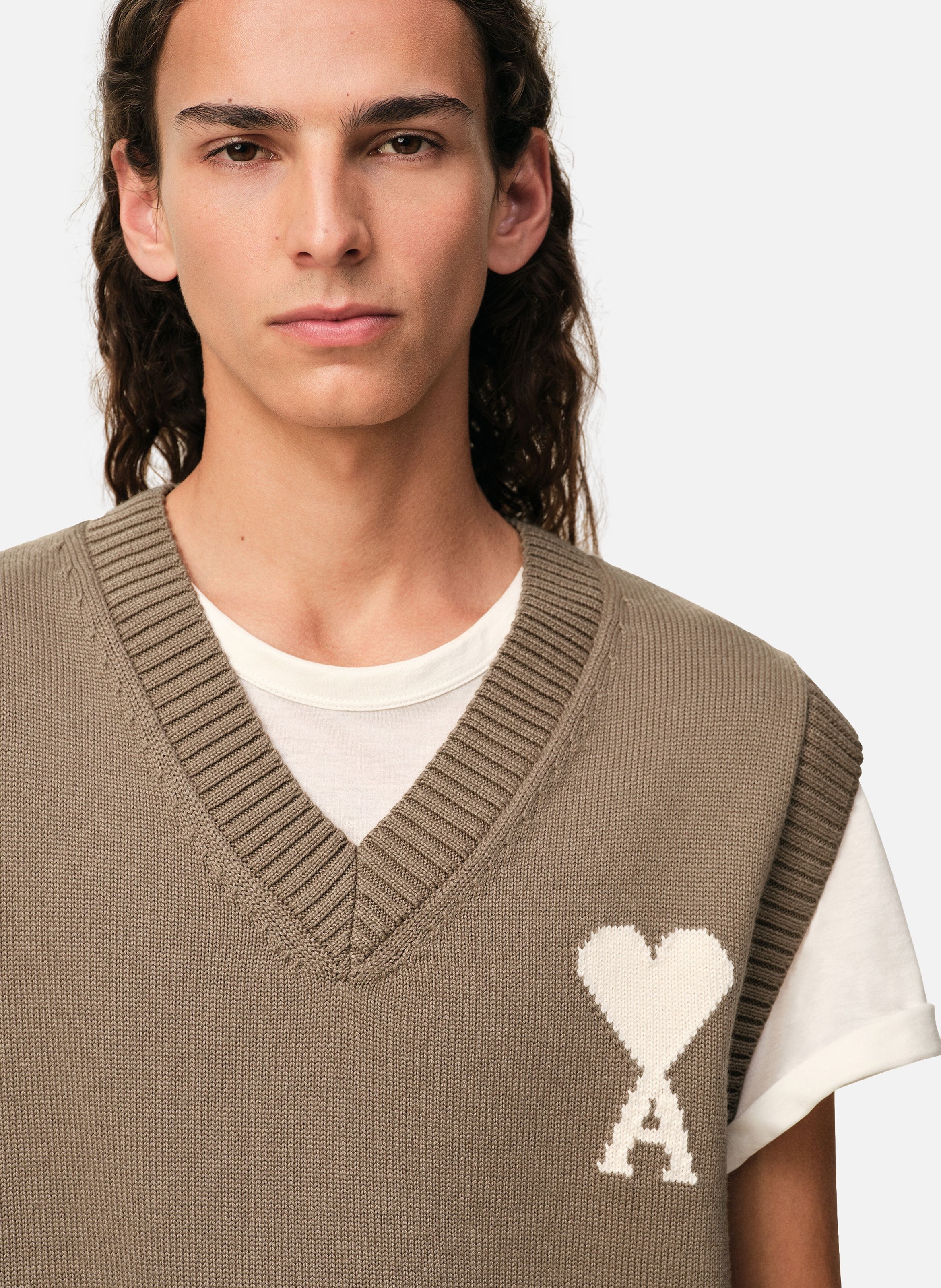 Pull col v sans manches ami de coeur en laine unisexe AMI PARIS Beige