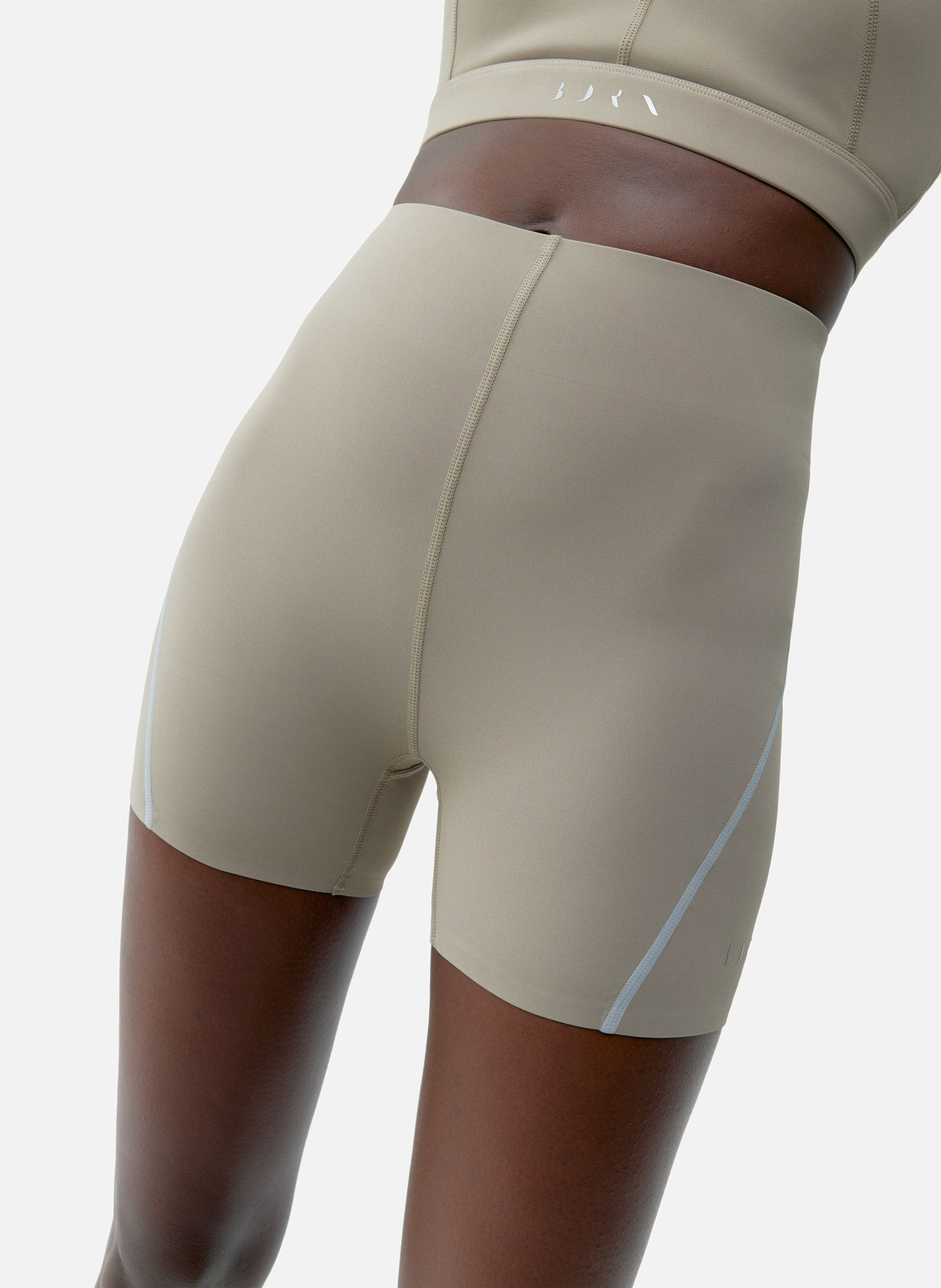 Short sport femme cycliste luna BORN LIVING YOGA Gris