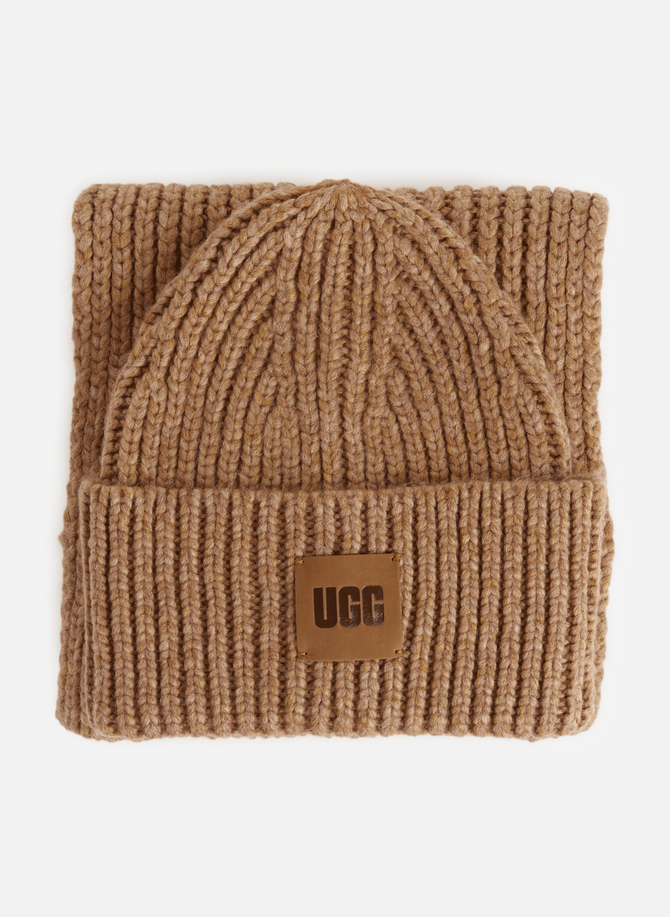 Knitted beanie and scarf set UGG