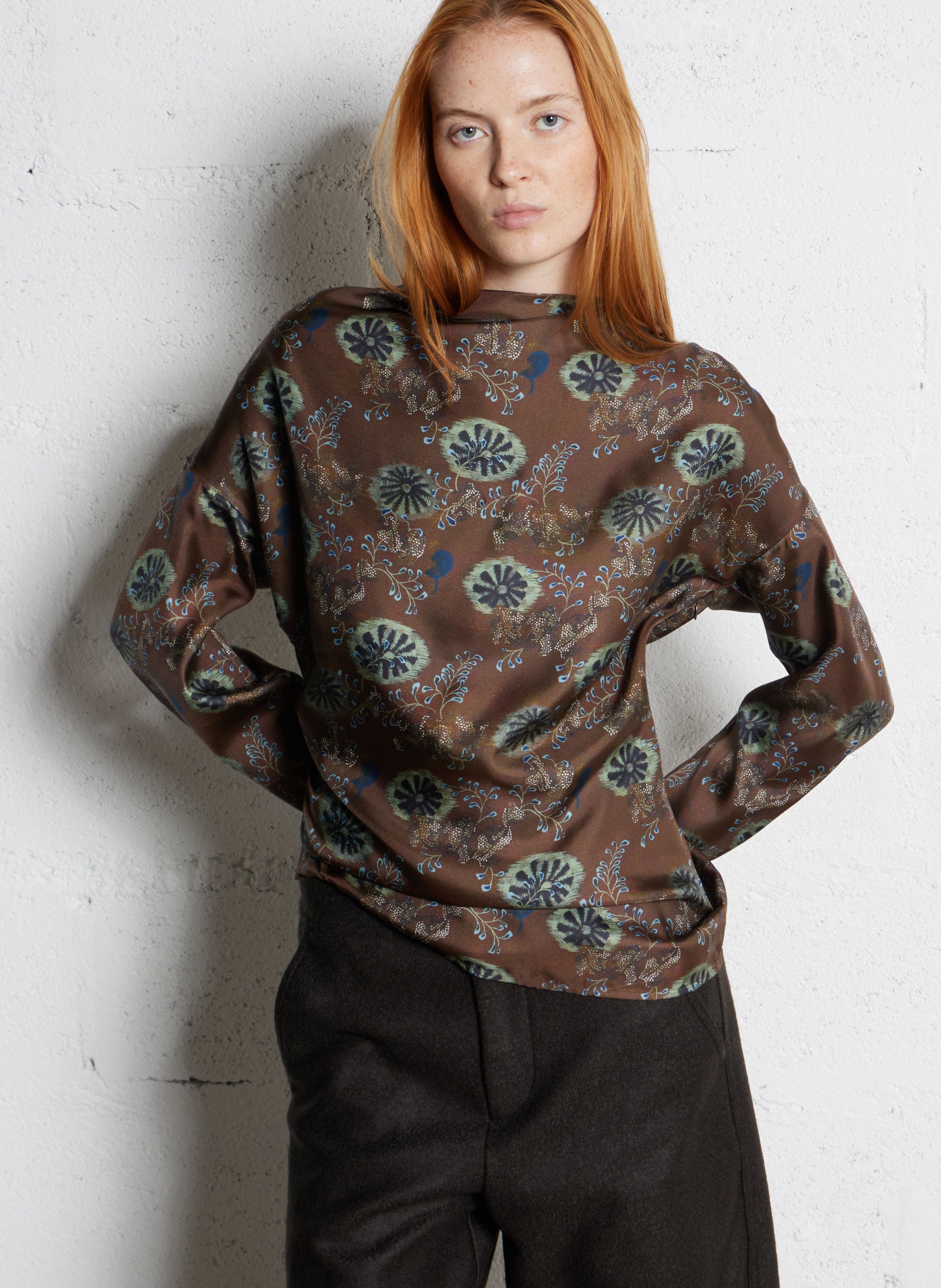 Top manches longues asymétrique à motifs en soie fresia SOEUR Multicolore