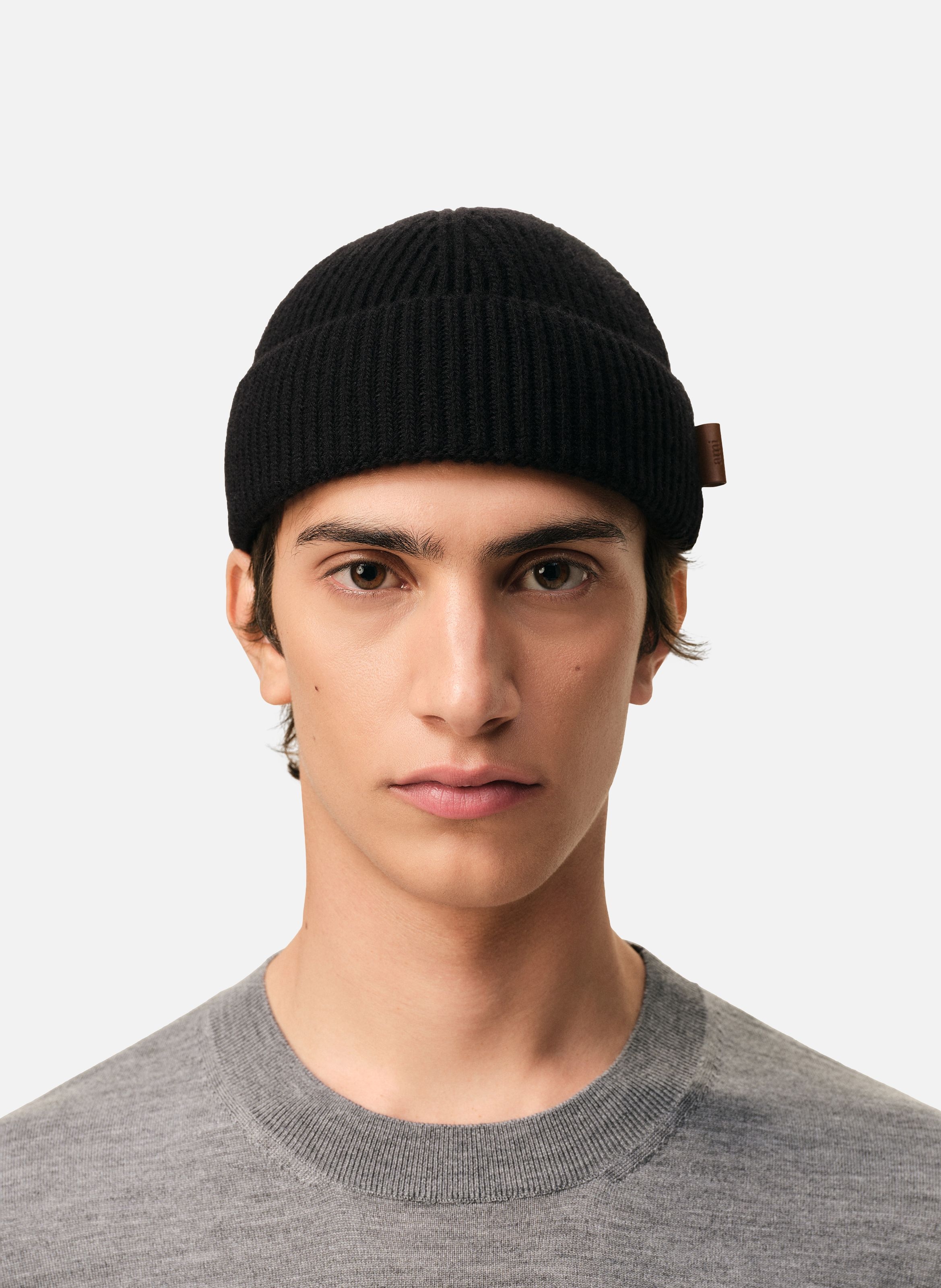 Bonnet etiquette cuir ami unisexe en laine AMI PARIS Noir