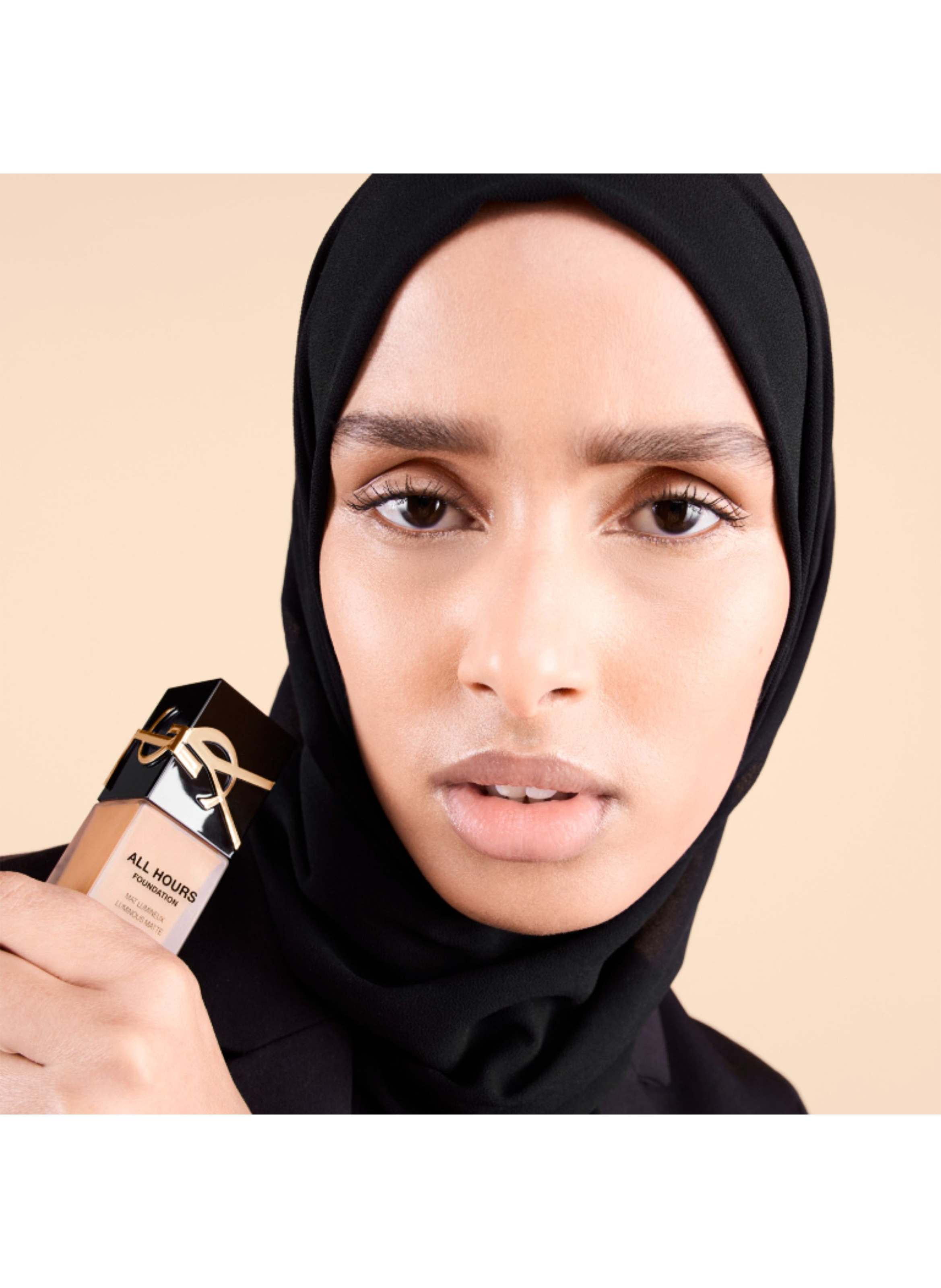 All Hours - Foundation YVES SAINT LAURENT Mw8