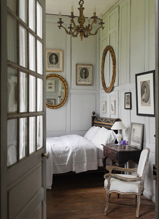 intérieur décoration campagne authentique chambre linge de lit